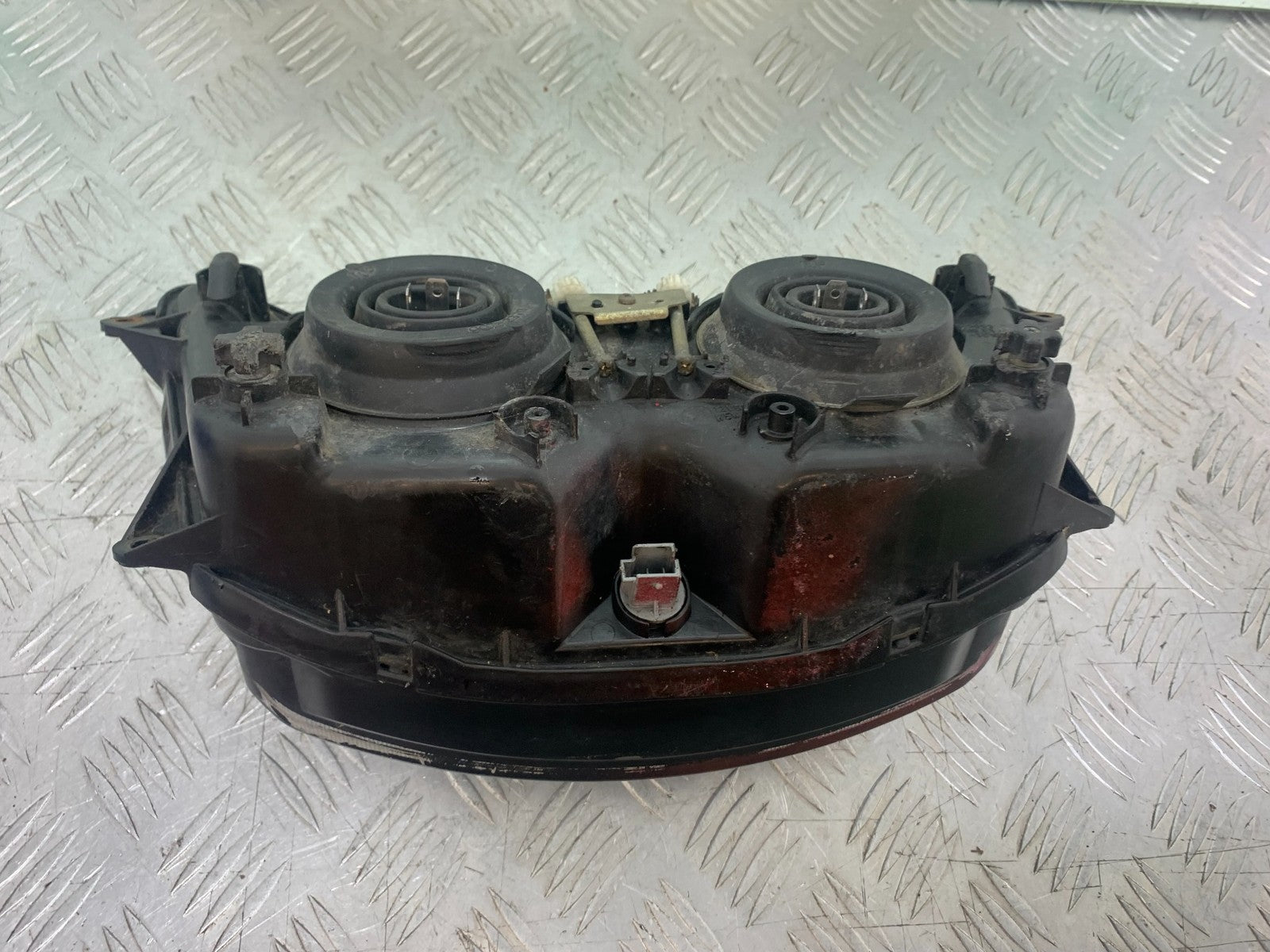 YAMAHA YZF1000 THUNDERACE HEADLIGHT   YEAR 1997-2000 (CMB1204)