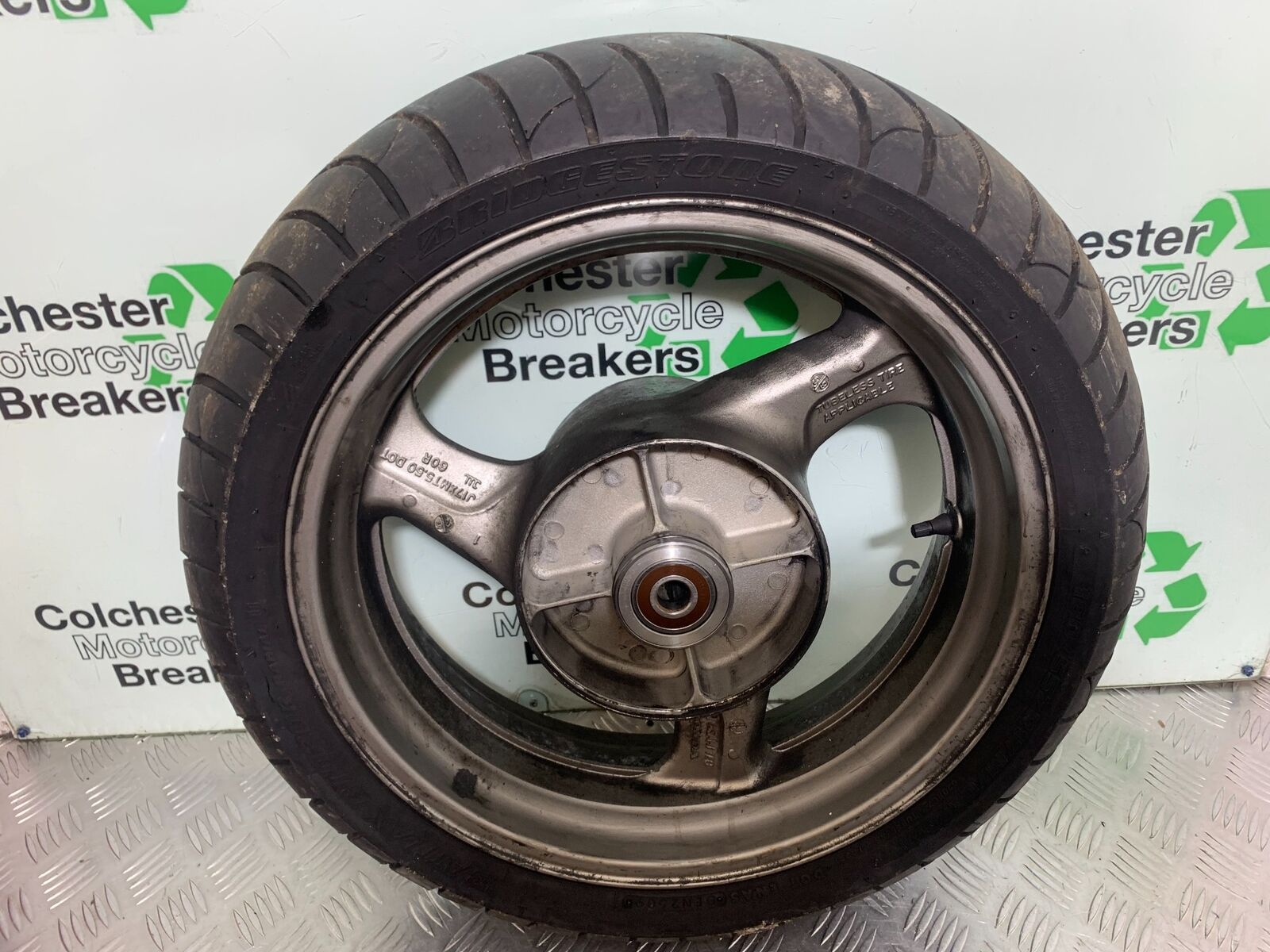 HONDA CBR1100 BLACKBIRD REAR WHEEL  YEAR 1999-2005  (CMB1103)