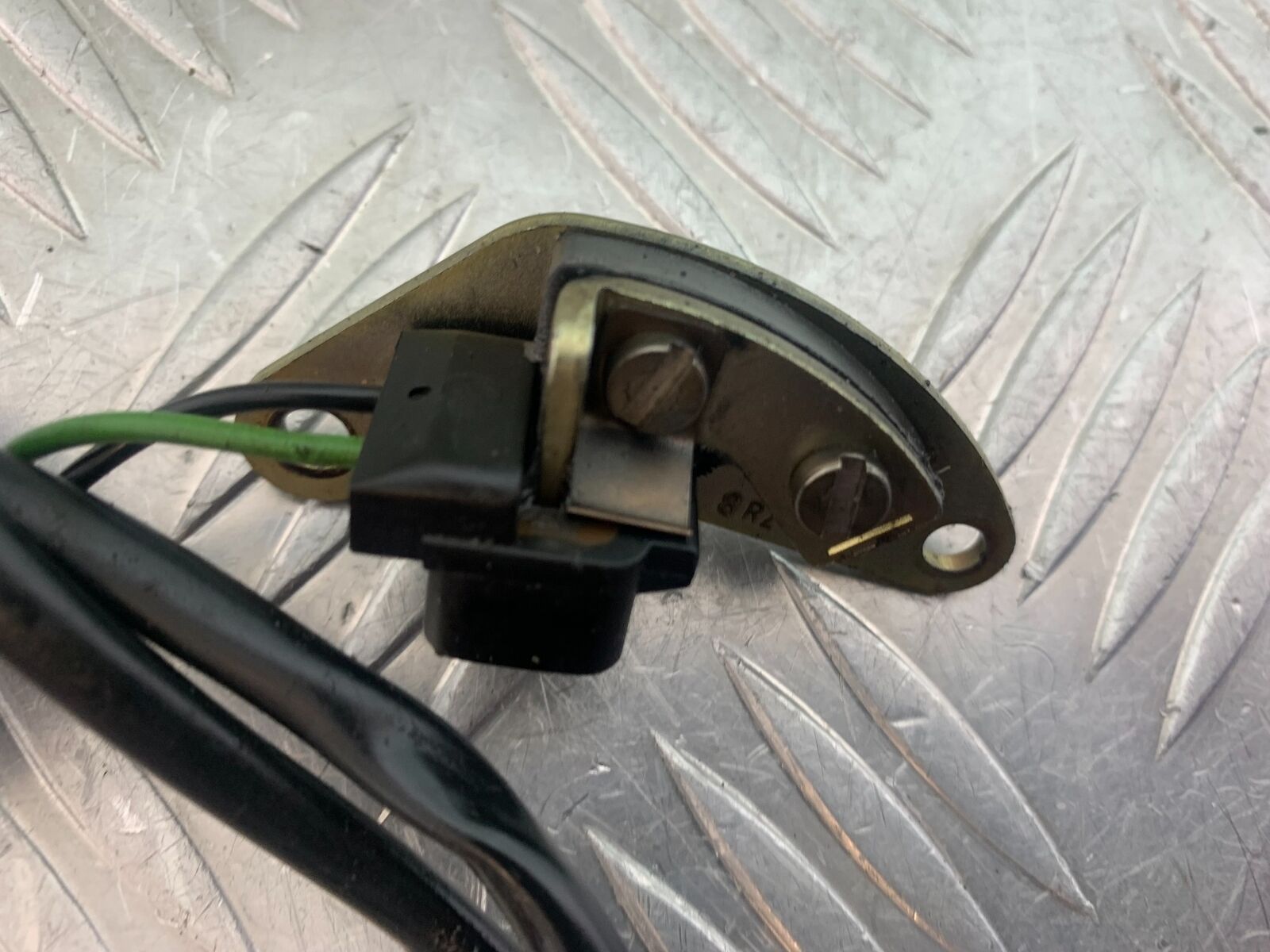 SUZUKI RF900 RF 900 IGNITION PICK UP  YEAR 1999-1999 (CMB 1020)