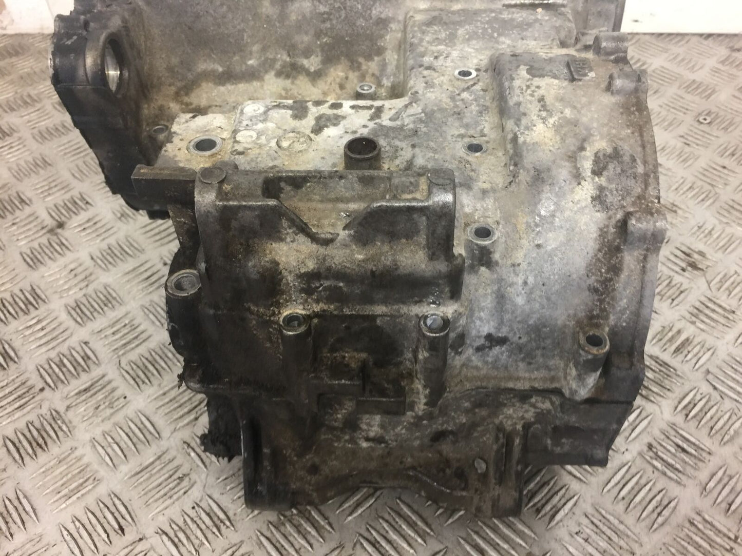 KAWASAKI ZXR400 ZXR 400 L CRANK CASINGS  YEAR 1991 1994