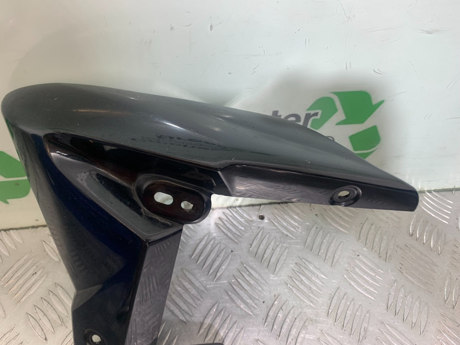 TRIUMPH 675 STREET TRIPLE LEFT RADIATOR COWL   2013-2016 (CMB1186)