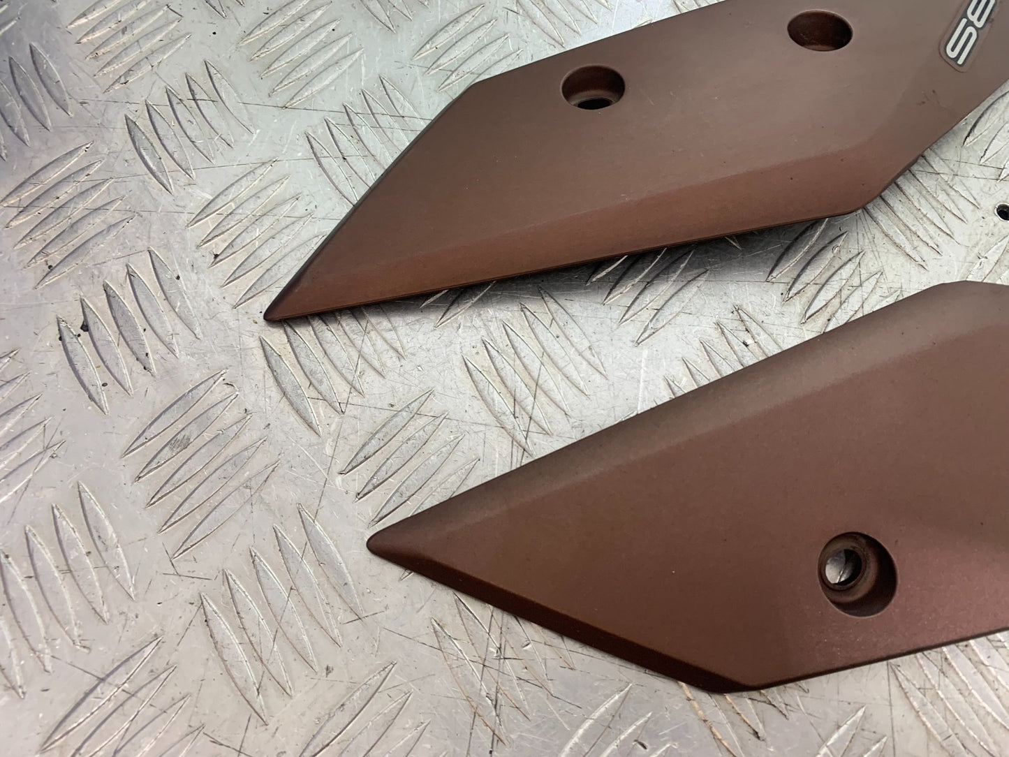 YAMAHA XMAX 300 LEFT AND RIGHT INFILL PANELS   YEAR 2017-2020 (CMB1218)