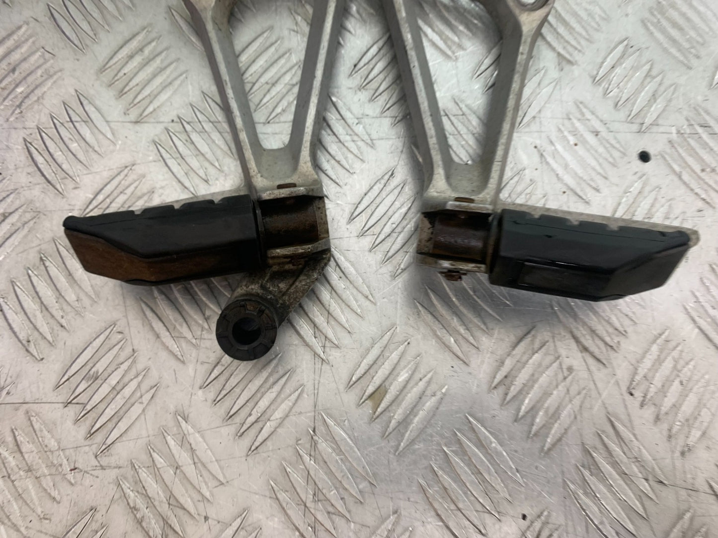 HONDA CB500 F CB500F REAR HANGERS AND PEGS  YEAR 2013-2015  (CMB1235)