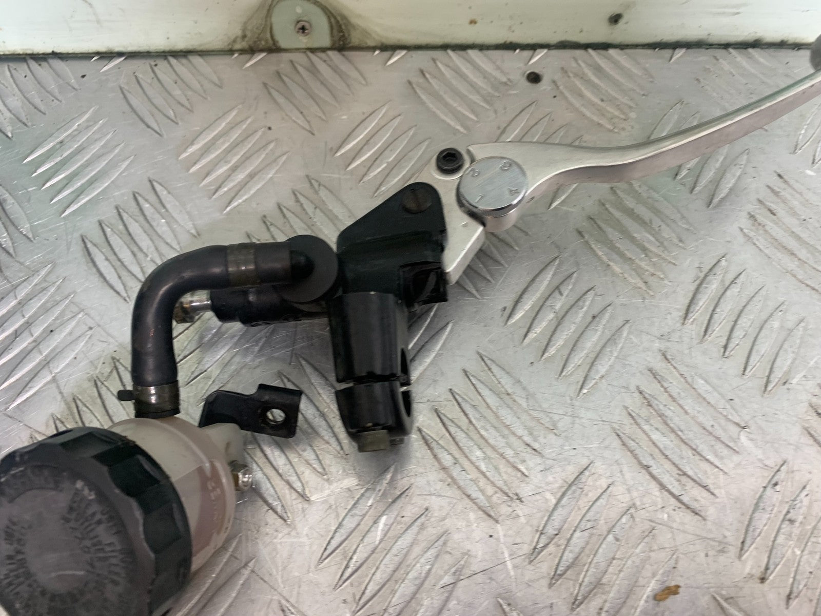 TRIUMPH 1050 SPRINT ST FRONT MASTER CYLINDER   YEAR 2004-2007 (CMB1197)