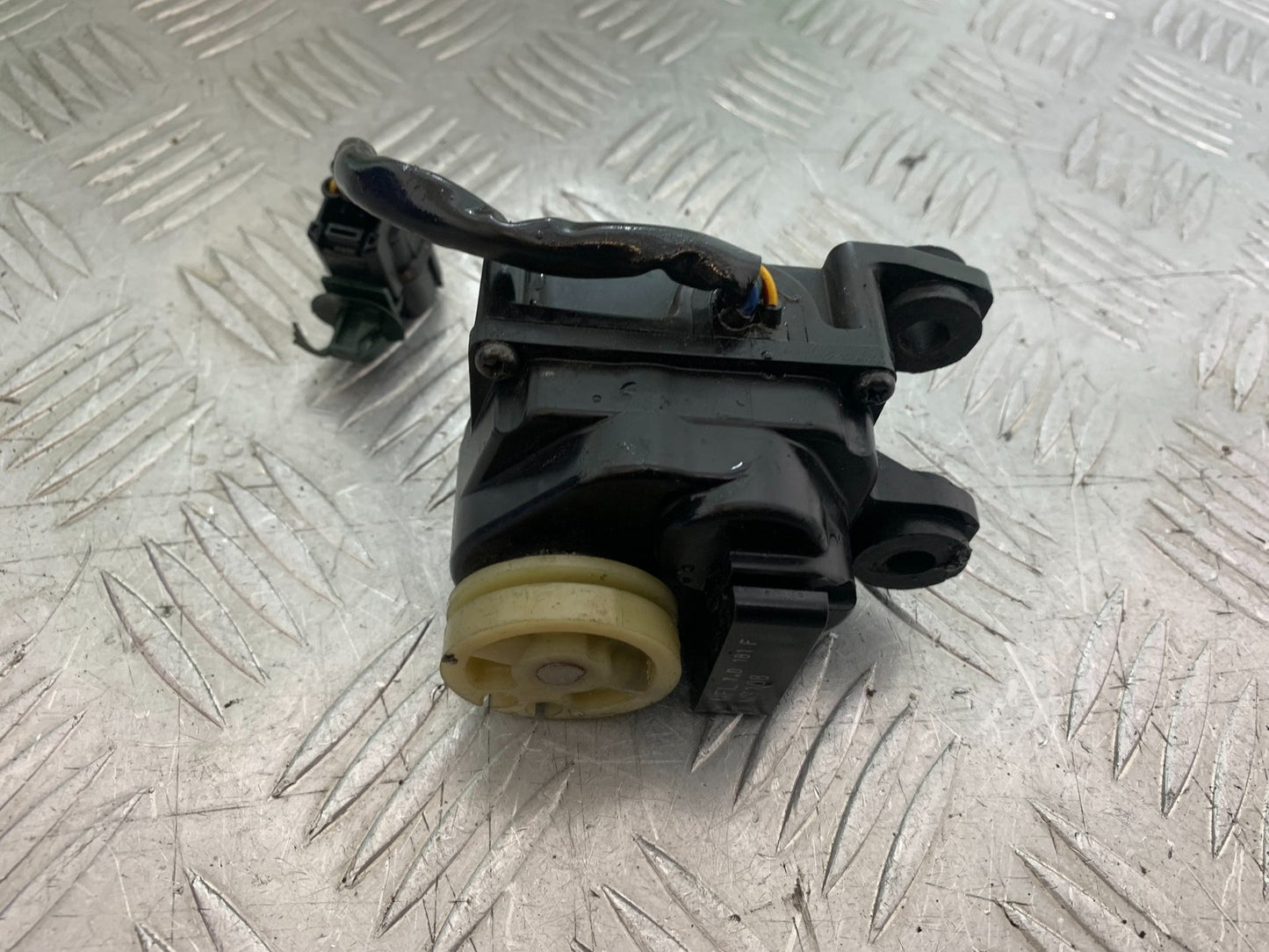 HONDA CBR1000 rr FIREBLADE EXHAUST SERVO MOTOR   2008-2011 (CMB1253)