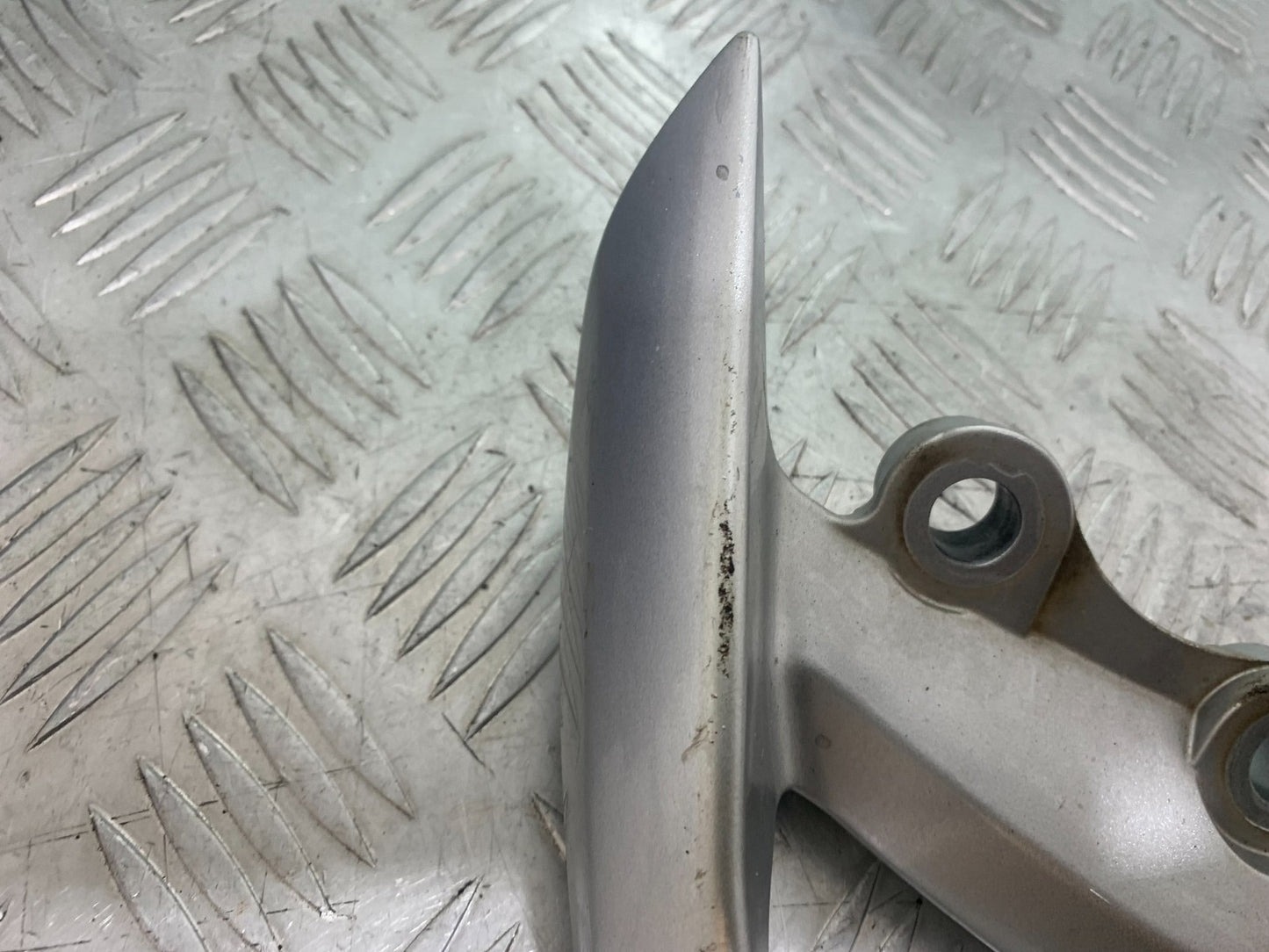 SUZUKI GSR600 GSR 600 GRAB RAIL  2006-2010 (CMB1177)
