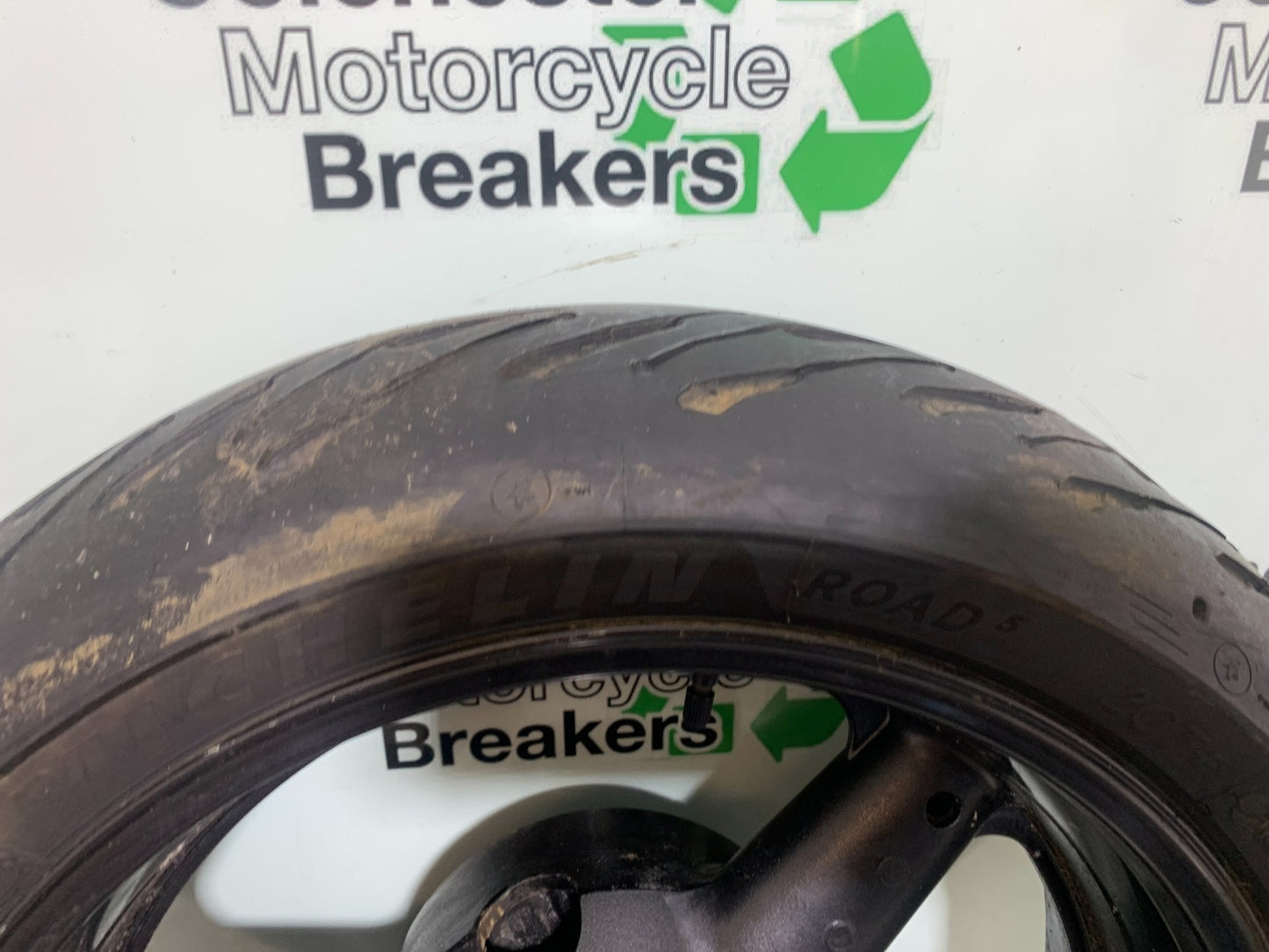SUZUKI GSF1200  GSF 1200 BANDIT REAR WHEEL  YEAR 1997-2000 (CMB1149)