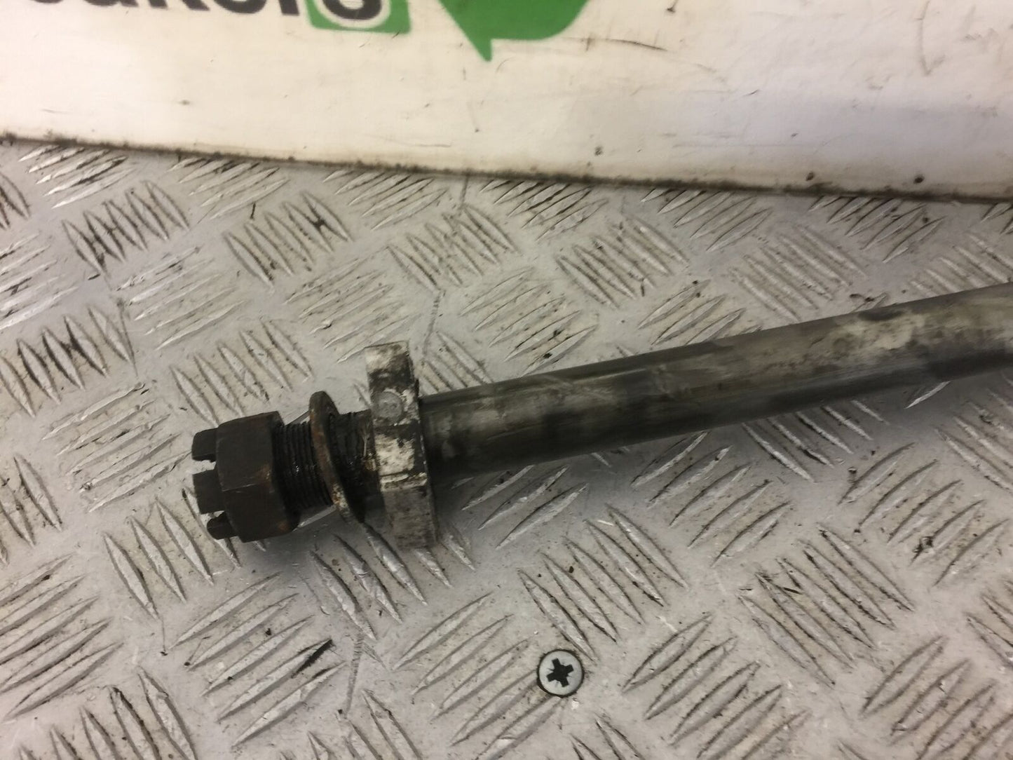 KAWASAKI ZX6R ZX6 J  REAR WHEEL SPINDLE  YEAR 2000  (STOCK 456)