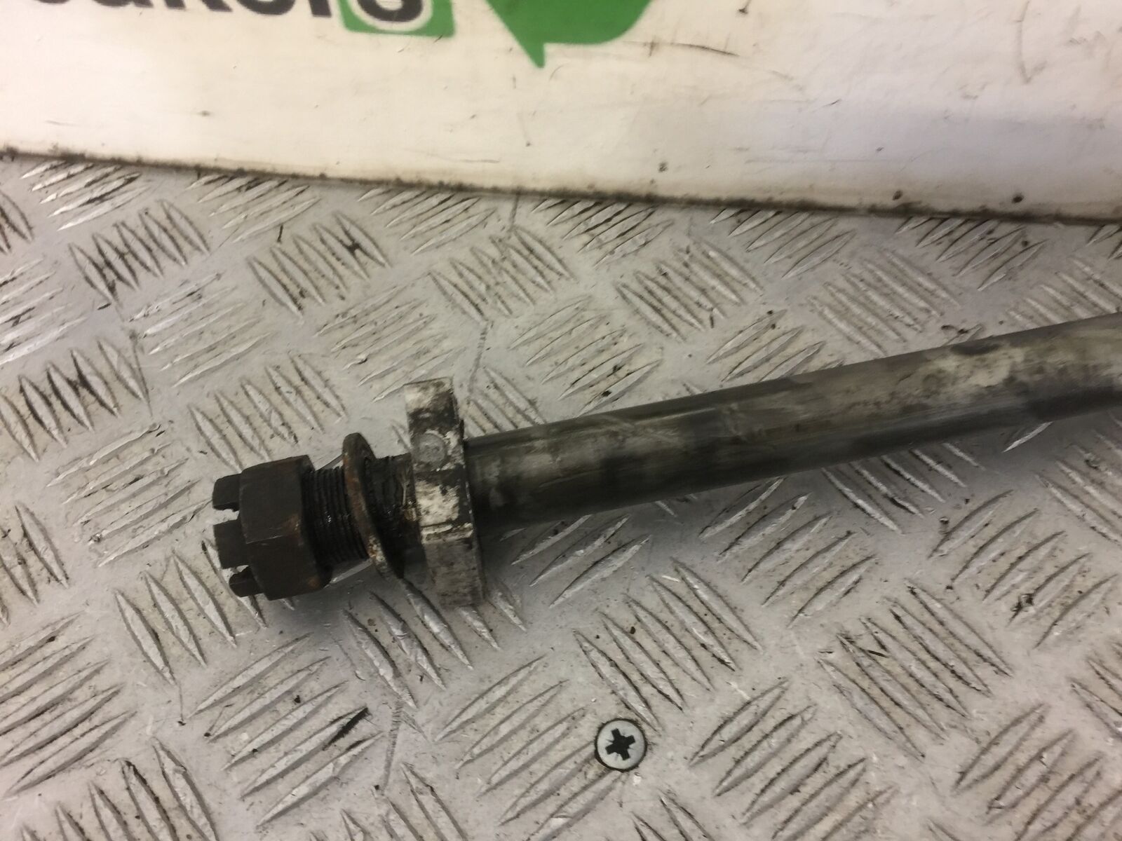 KAWASAKI ZX6R ZX6 J  REAR WHEEL SPINDLE  YEAR 2000  (STOCK 456)