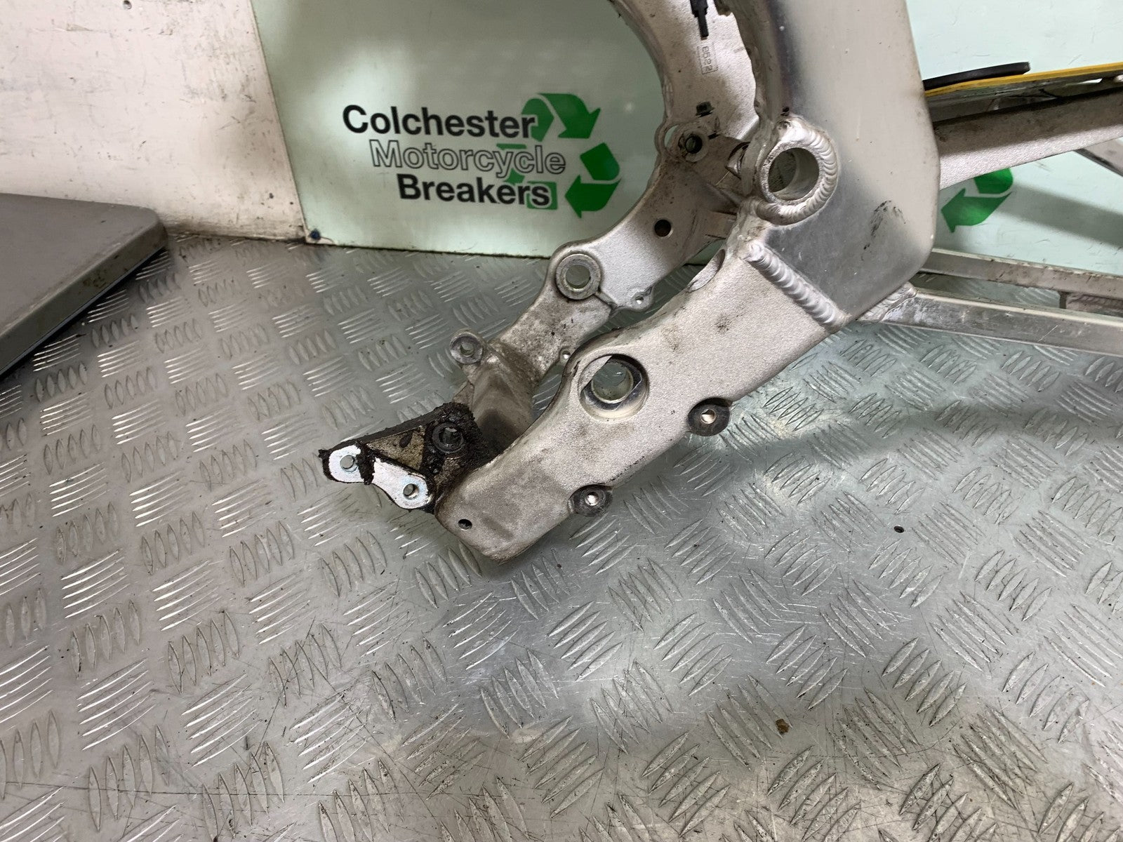 YAMAHA YZF R1 4XV FRAME REG LOG BOOK YEAR 1998-99 (CMB1291)