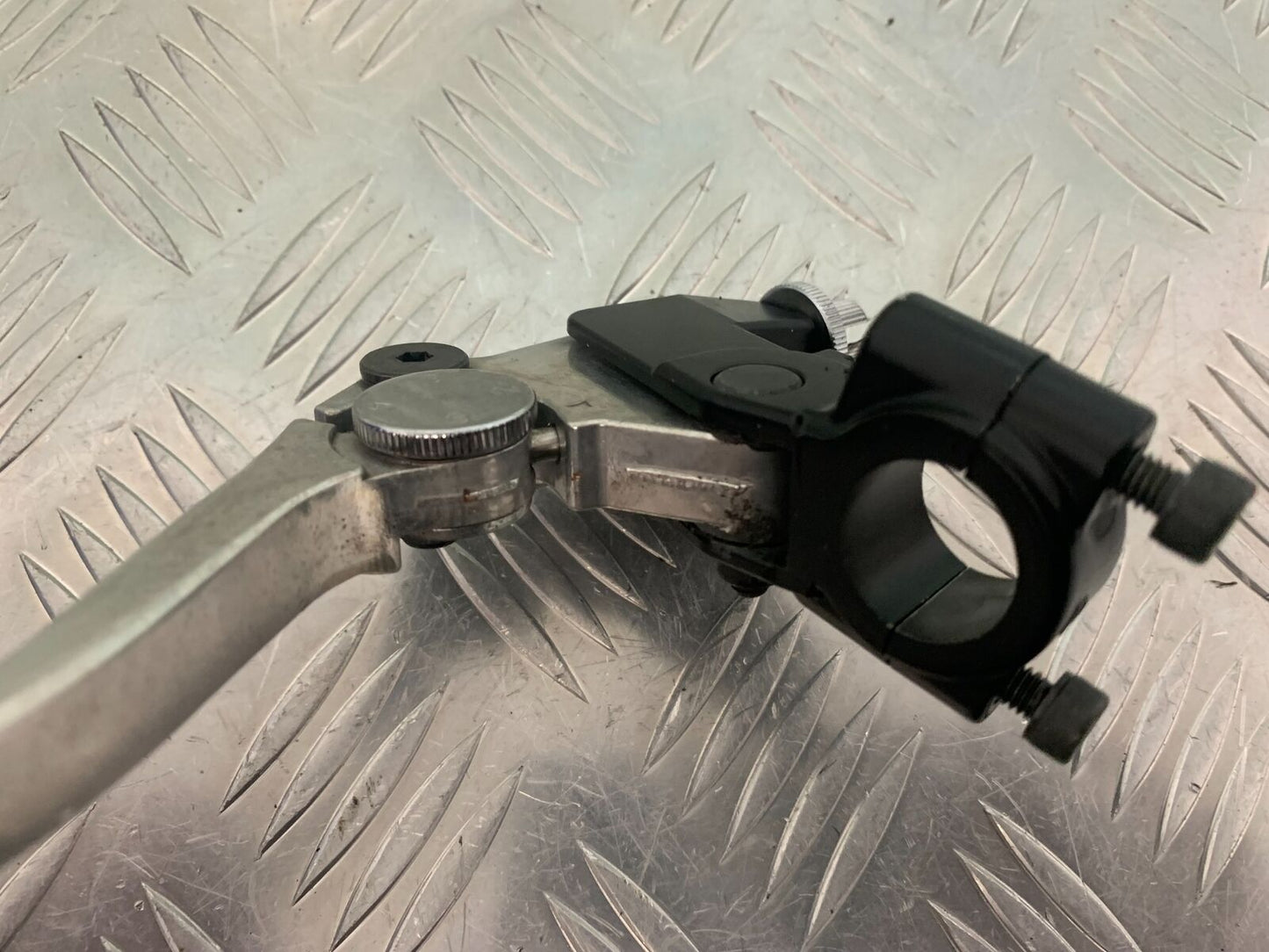 TRIUMPH 1050 SPRINT GT CLUTCH LEVER AND BRACKET YEAR 2010-2014 (STOCK 979)