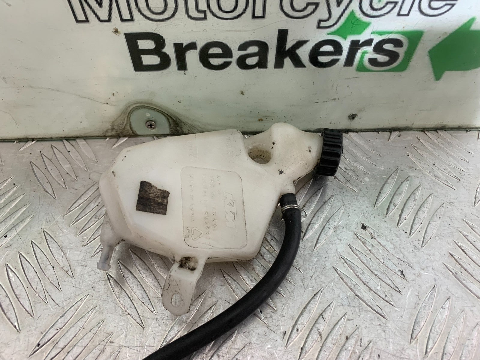 KTM 690 DUKE R LC4 COOLANT BOTTLE YEAR 2012-2015  (CMB1180)