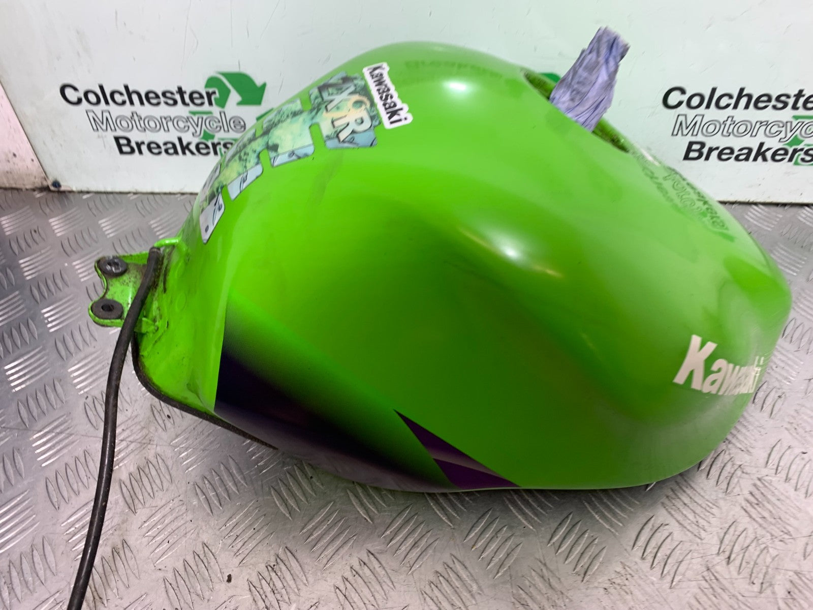 KAWASAKI ZX9R ZX9 R PETROL TANK YEAR 1998-1999 (CMB1329)