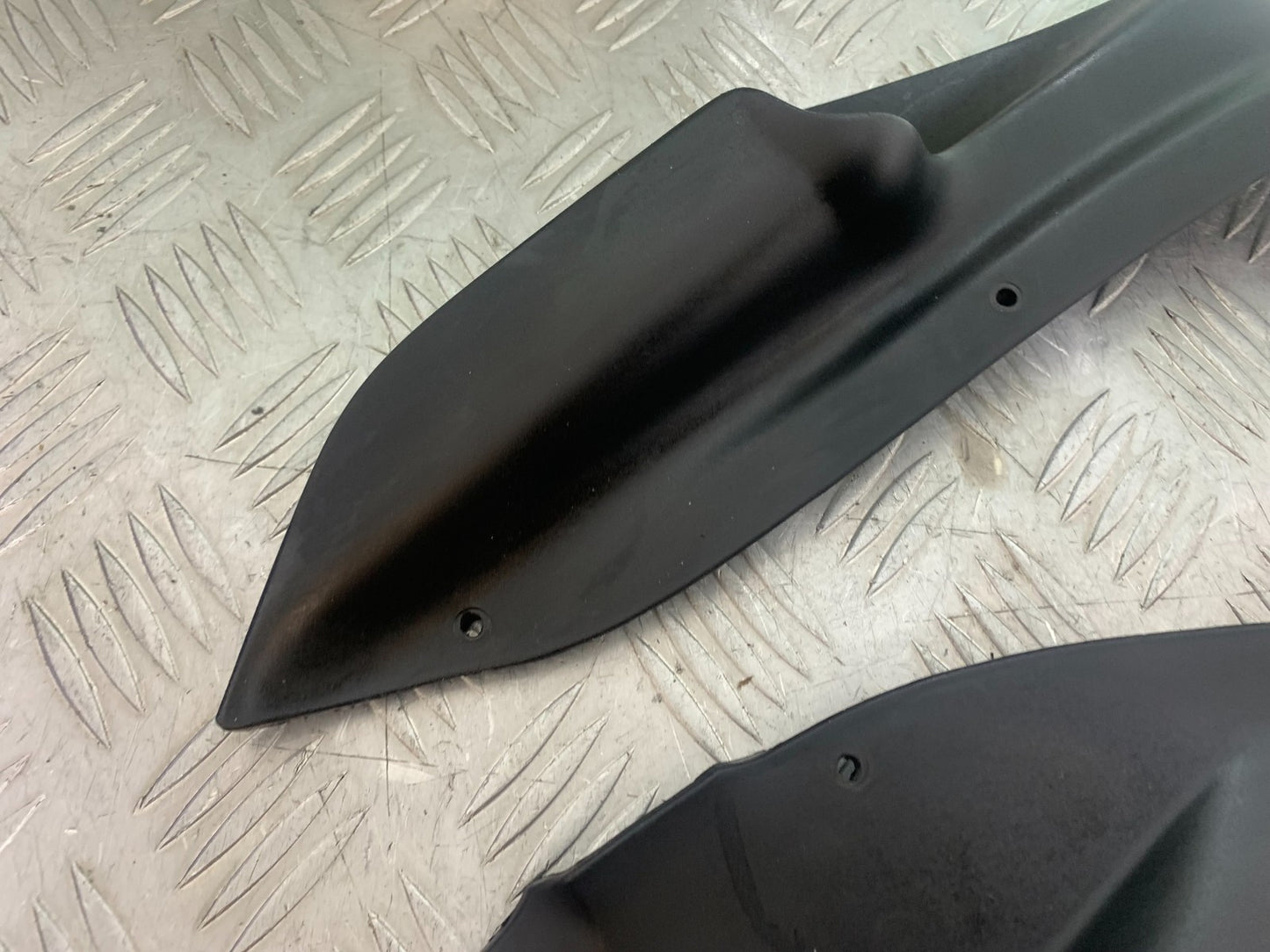 BMW R850 R R850R LEFT AND RIGHT LOWER TANK PANELS YEAR 1994-2002 (CMB1170)