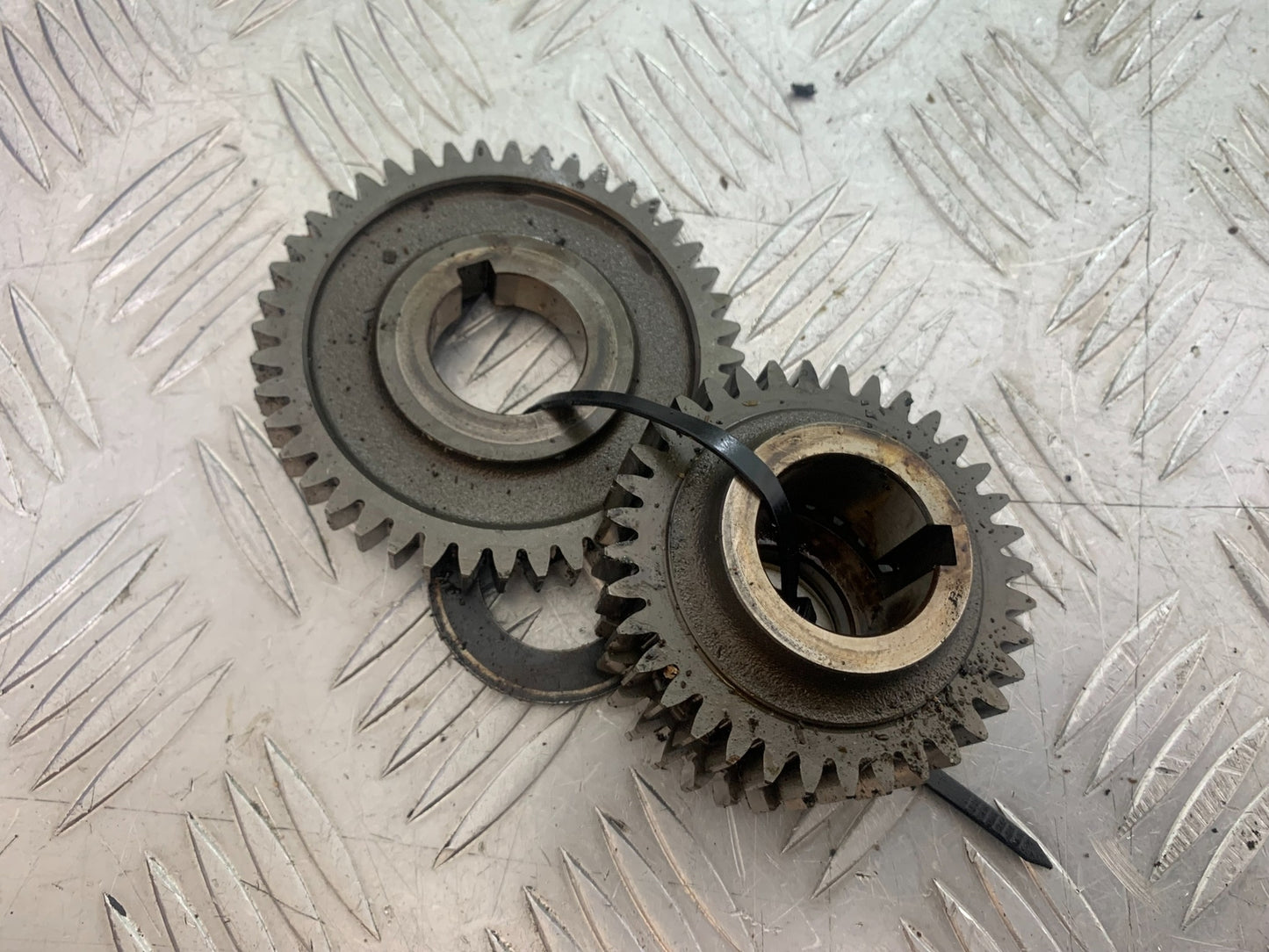 APRILIA 650 PAGASO STRADA ENGINE GEARS    YEAR 2005-2010 (CMB1057)