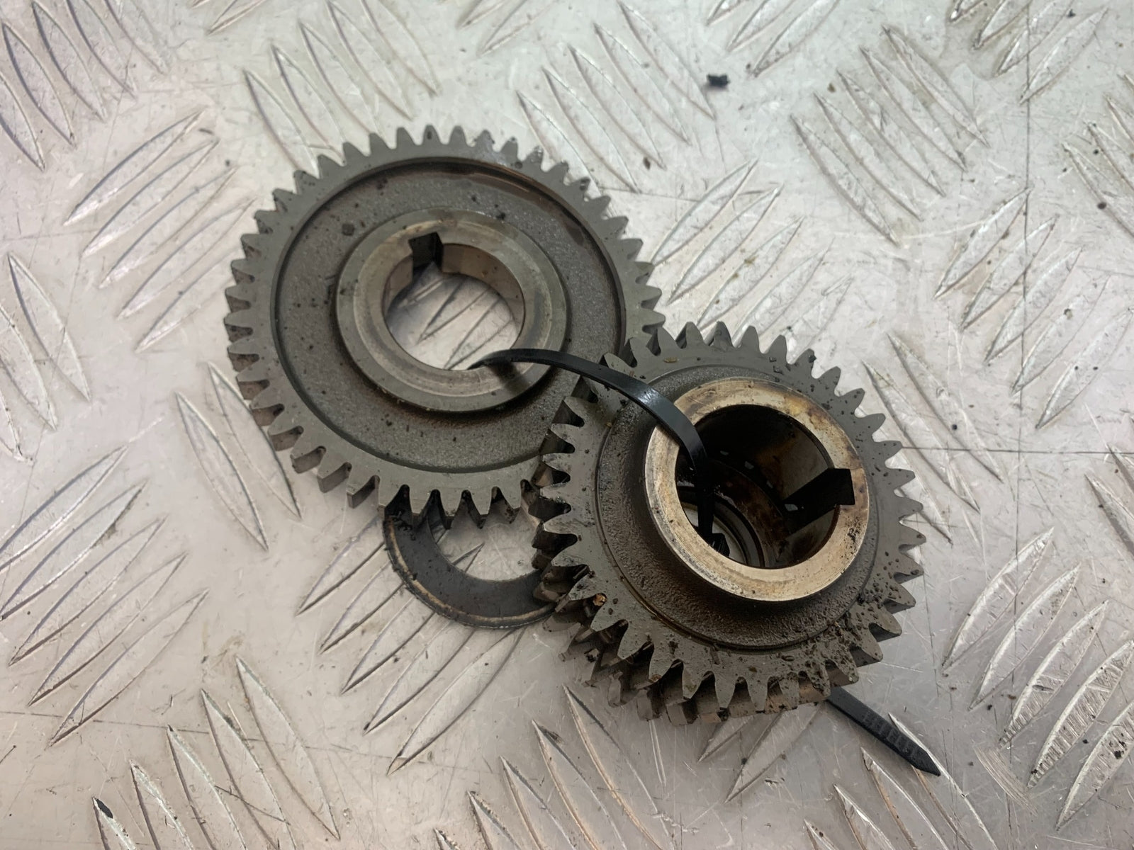 APRILIA 650 PAGASO STRADA ENGINE GEARS    YEAR 2005-2010 (CMB1057)