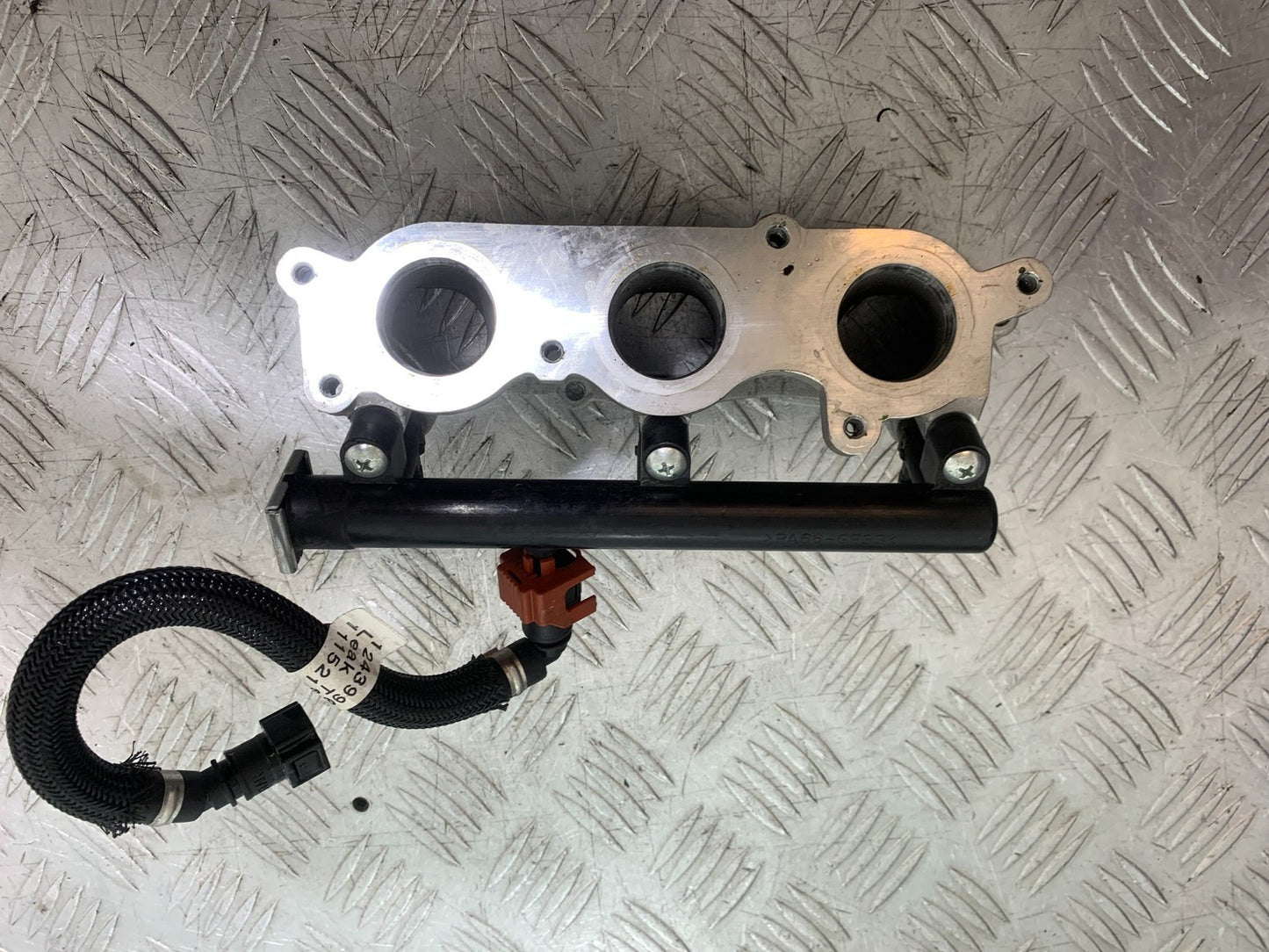 TRIUMPH TRIDENT 660 INJECTORS AND MANIFOLD YEAR 2021-2024 (CMB1295)