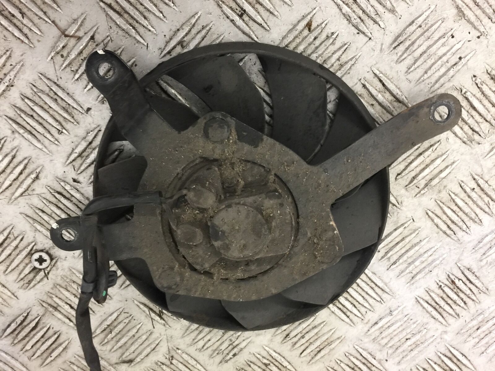 HONDA CB650 F CB 650 FA-E FAN YEAR 2014-2017 STOCK 609