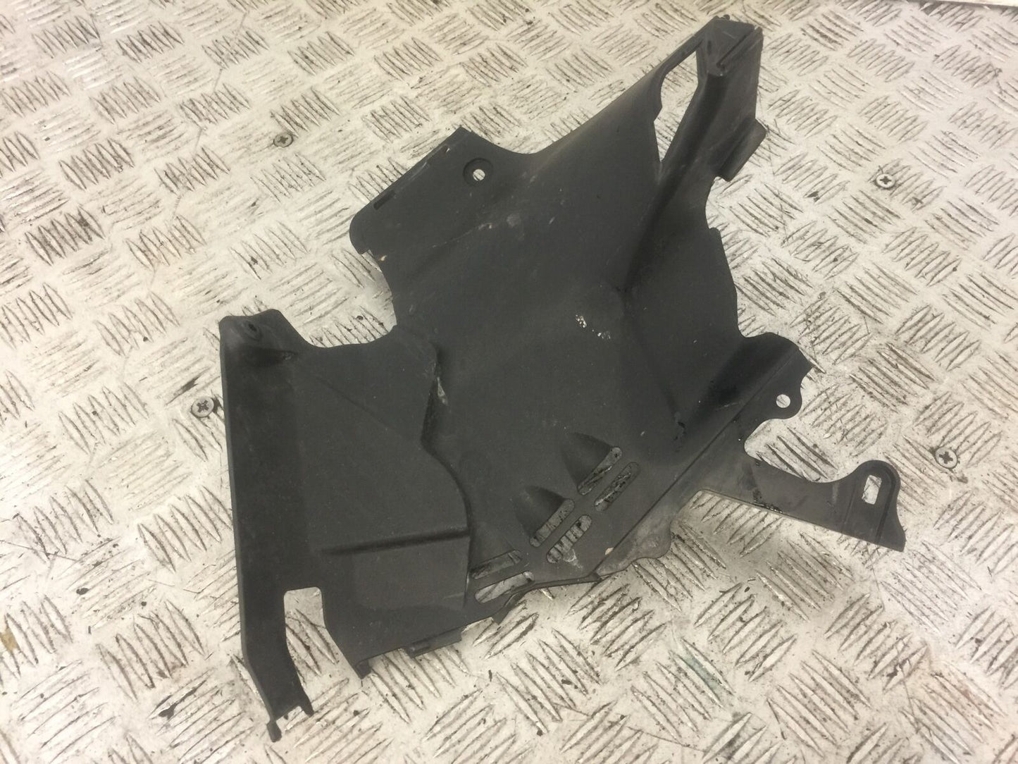 HONDA CRF1000 AFRICA TWIN RIGHT INNER INFILL PANEL   YEAR 2016-2019 (STOCK 695)