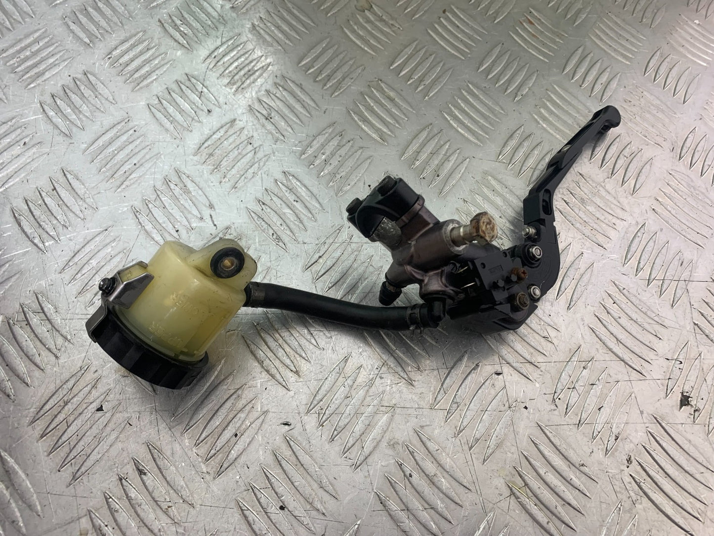 YAMAHA YZF R1 4C8 FRONT MASTER CYLINDER YEAR 2007-2008 (CMB1237)