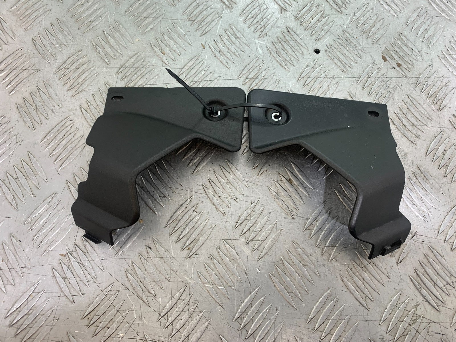 YAMAHA XVS 1300 MIDNIGHT STAR LEFT AND RIGHT FRAME INFILLS YEAR 2007-16(CMB1200)