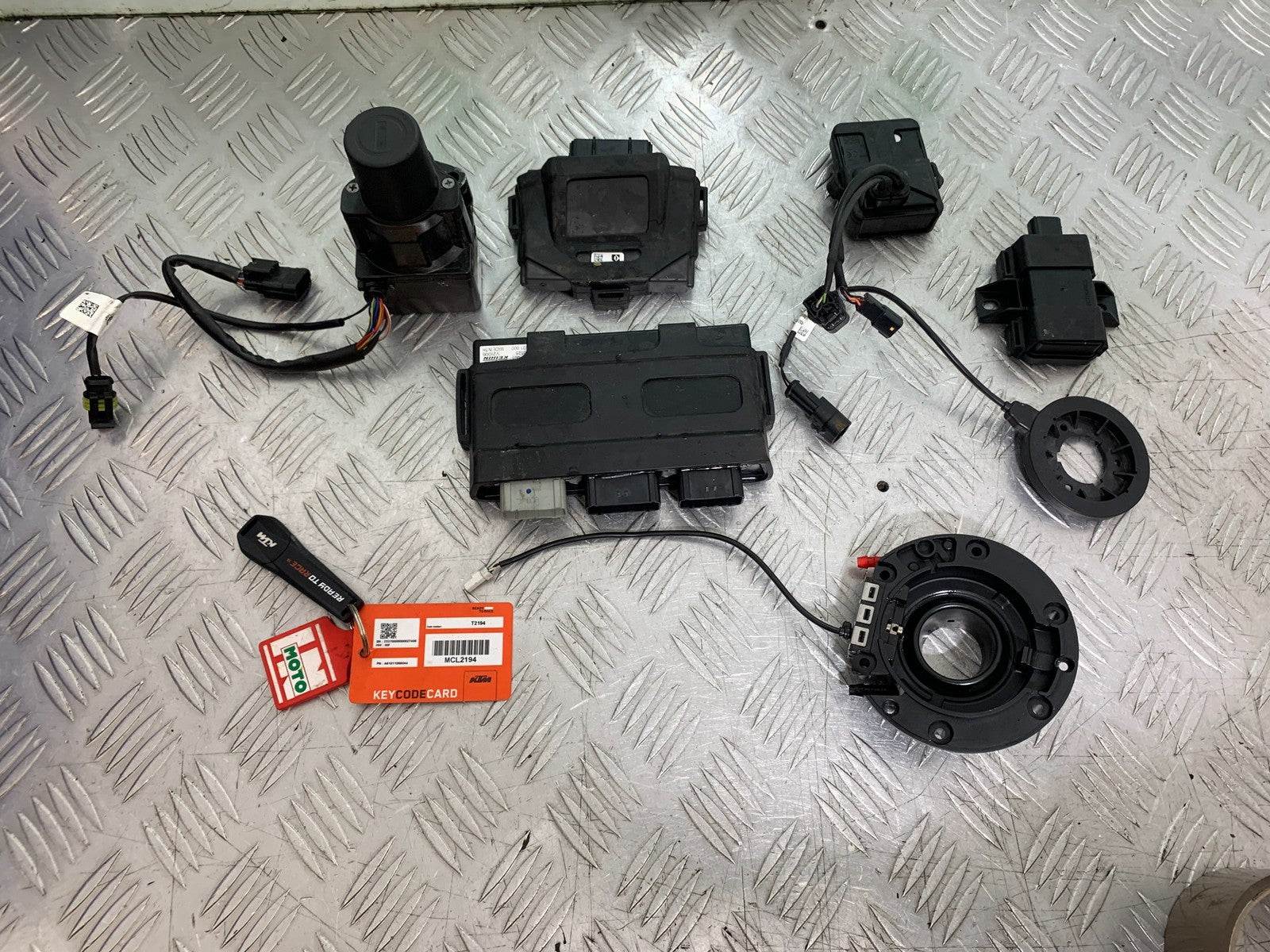 KTM 1290 SUPER DUKE R ECU LOCKS KEY CARD  YEAR 2020-2024 (CMB1272)