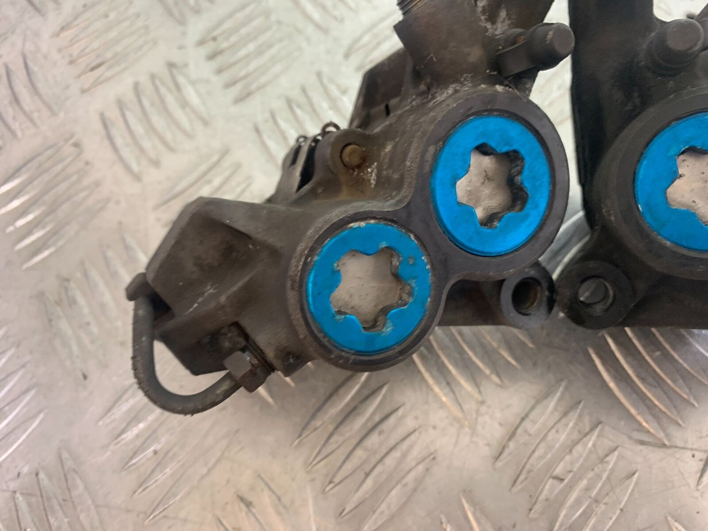 YAMAHA YZF600 YZF 600 THUNDERCAT FRONT BRAKE CALIPERS 1996-2003 (CMB1134)