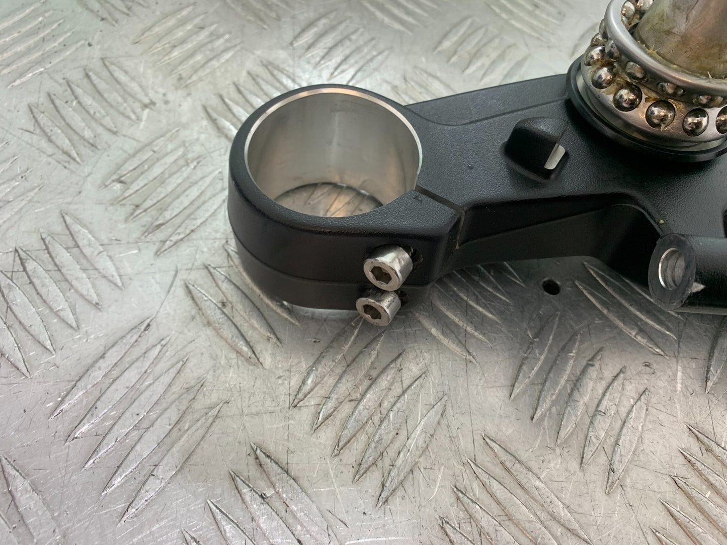 TRIUMPH TRIDENT 660 BOTTOM YOKE  YEAR 2021-2024 (CMB1295)
