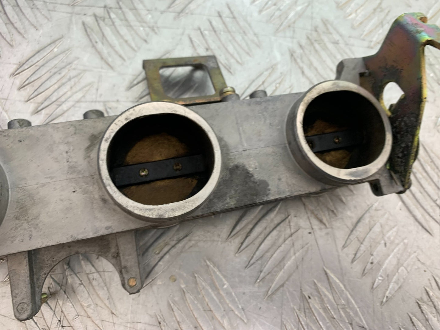 TRIUMPH 955i DAYTONA THROTTLE BODIES  YEAR 2002-2006 (CMB1229)