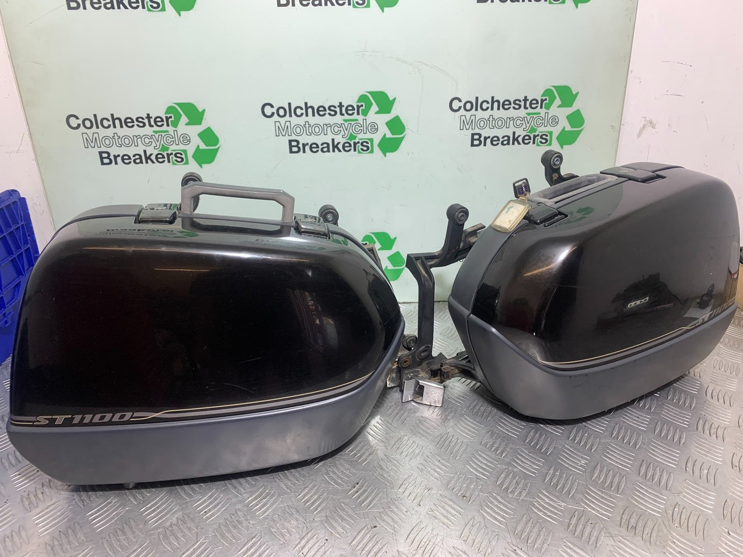 HONDA ST1100 PAN EUROPEAN LEFT AND RIGHT PANNIERS & RAILS  1993-2001 (CMB1195)