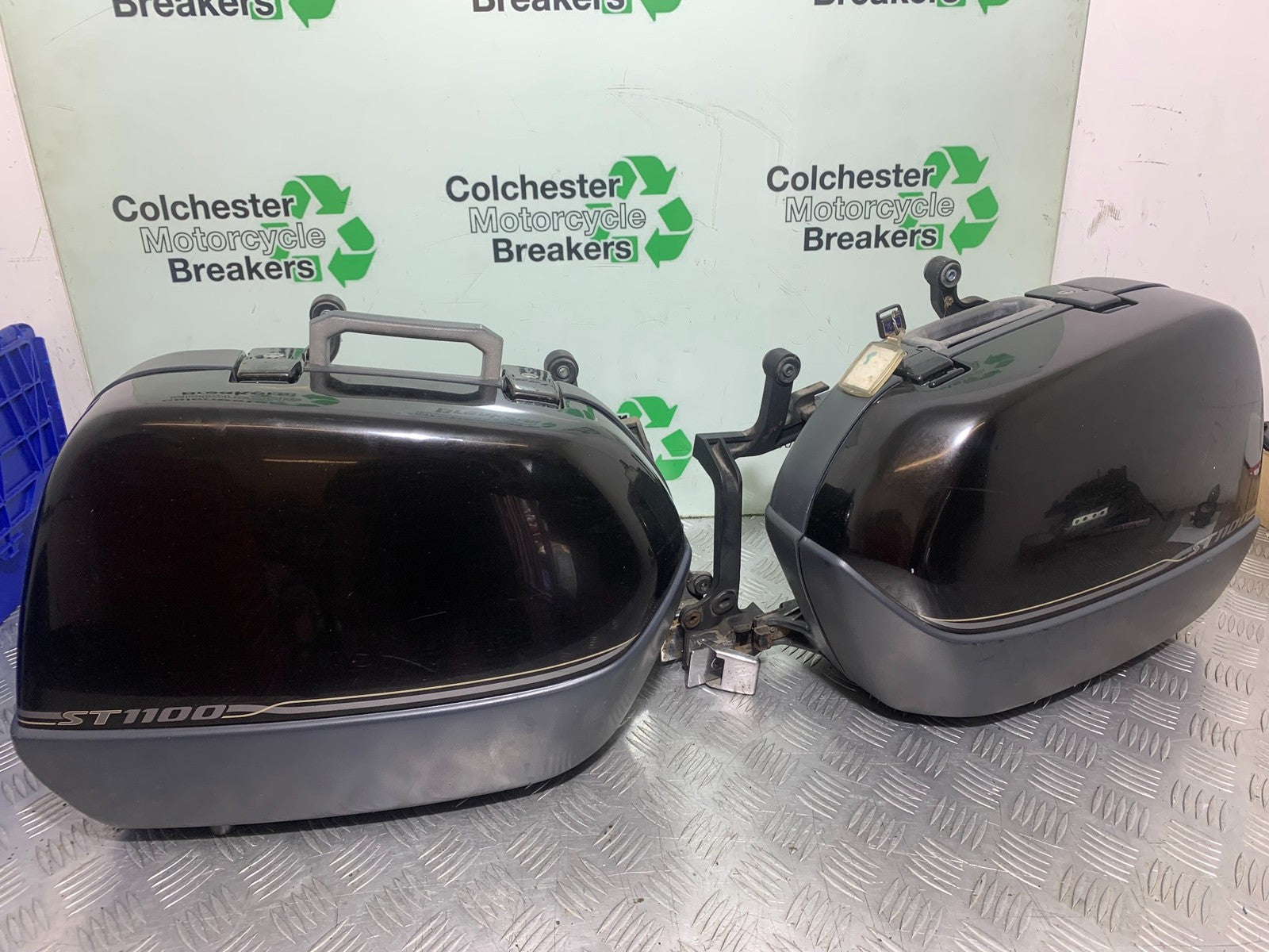 HONDA ST1100 PAN EUROPEAN LEFT AND RIGHT PANNIERS & RAILS  1993-2001 (CMB1195)