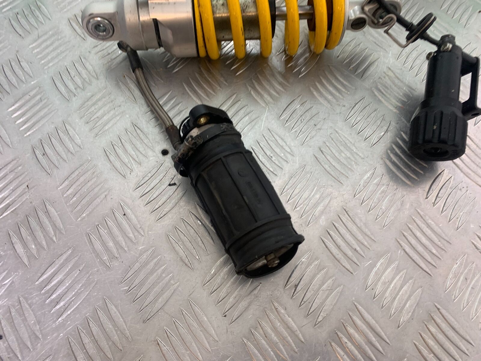 DUCATI DIAVEL 1200 REAR SHOCK   YEAR 2014-17 (CMB1054)