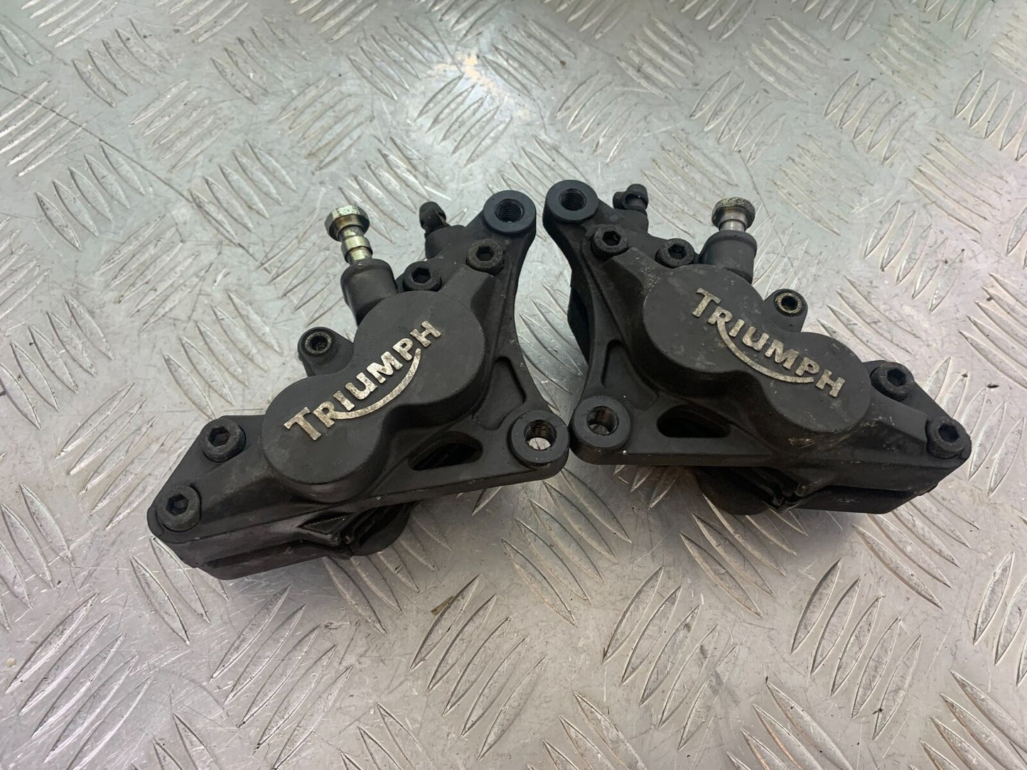 TRIUMPH 955i SPRINT ST FRONT BRAKE CALIPERS  YEAR 1999-2004 (CMB1124)