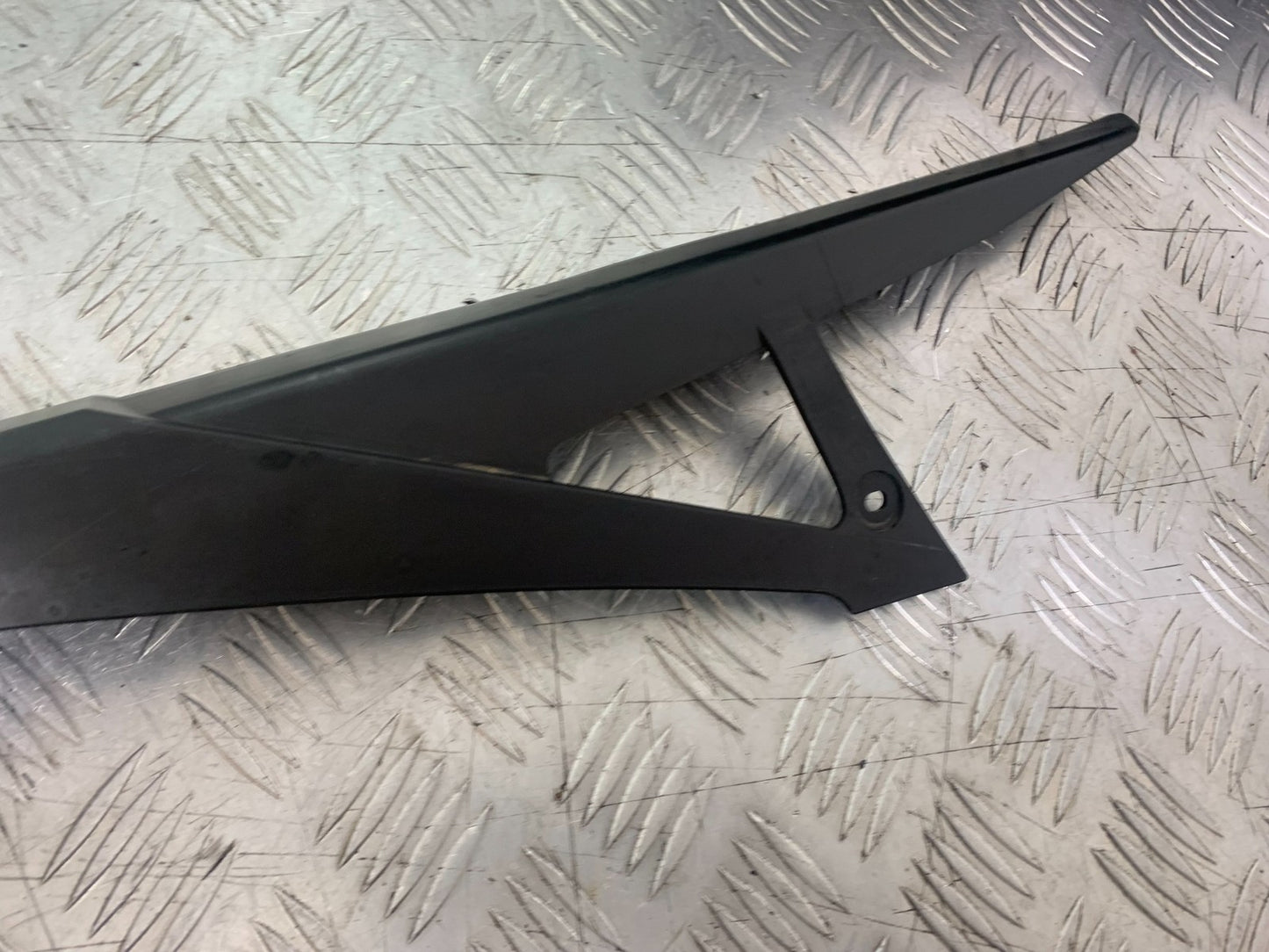 YAMAHA XJ6 XJ6-S CHAIN GUARD  YEAR 2009-2015  (CMB1212)