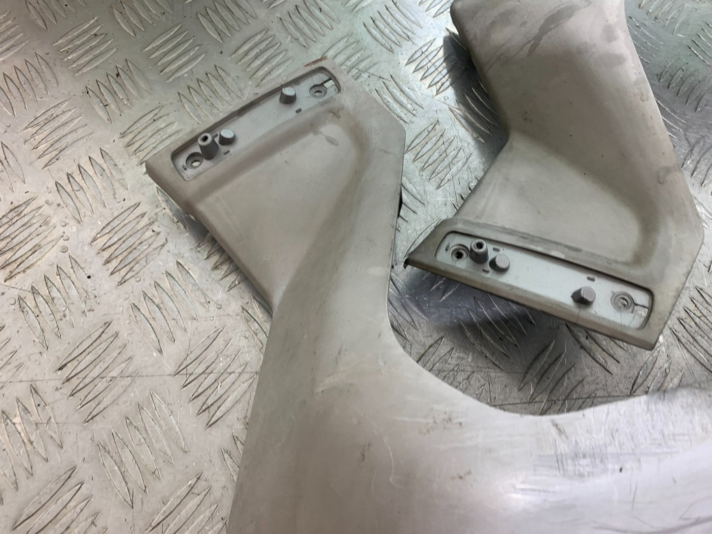 YAMAHA XMAX 250 XMAX 250 LEFT AND RIGHT LOWER PANELS  YEAR 2006-09 (CMB1201)