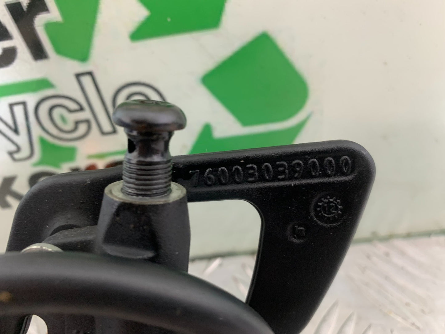 KTM 690 DUKE R LC4 RIGHT HANGER PEG REAR BRAKE PEDAL YEAR 2012-2015  (CMB1180)