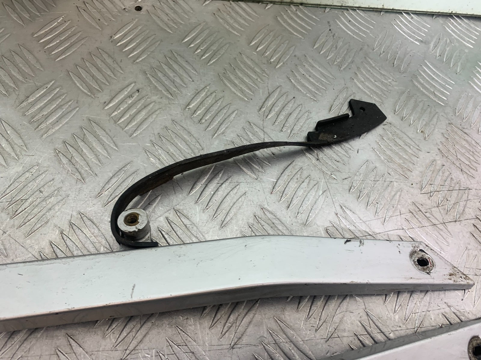 KAWASAKI GPZ600 GPZ 600 LEFT & RIGHT FRAME INFILLS  YEAR 1988-90 (CMB1258)