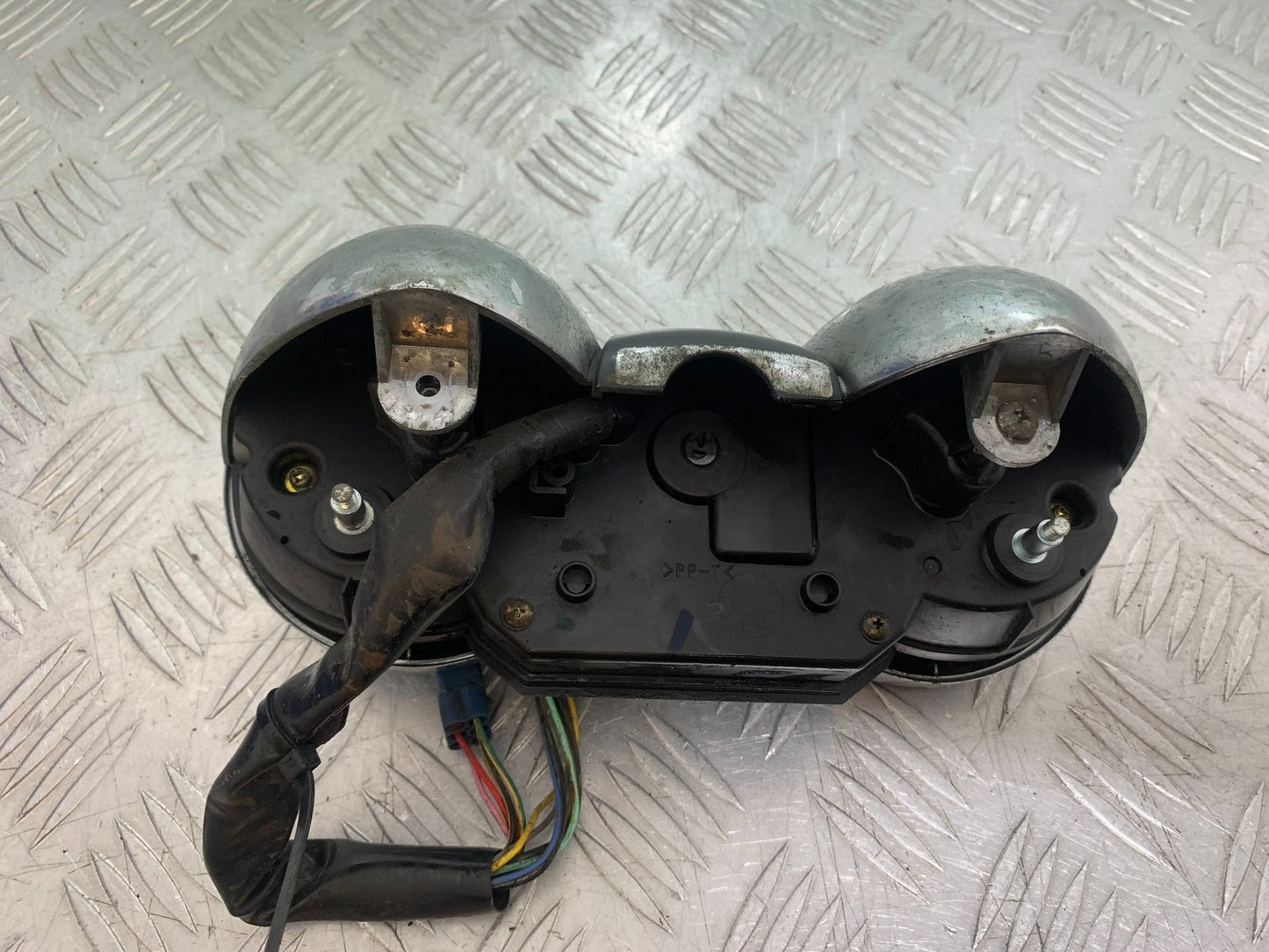 SUZUKI GSF600 GSF 600 BANDIT CLOCKS SPEEDO DASH  2000-2004 (CMB1269)