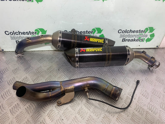 YAMAHA YZF R1 14 B BIG BANG AKRAPOVIC CARBON CANS   2009-14 (CMB1175)