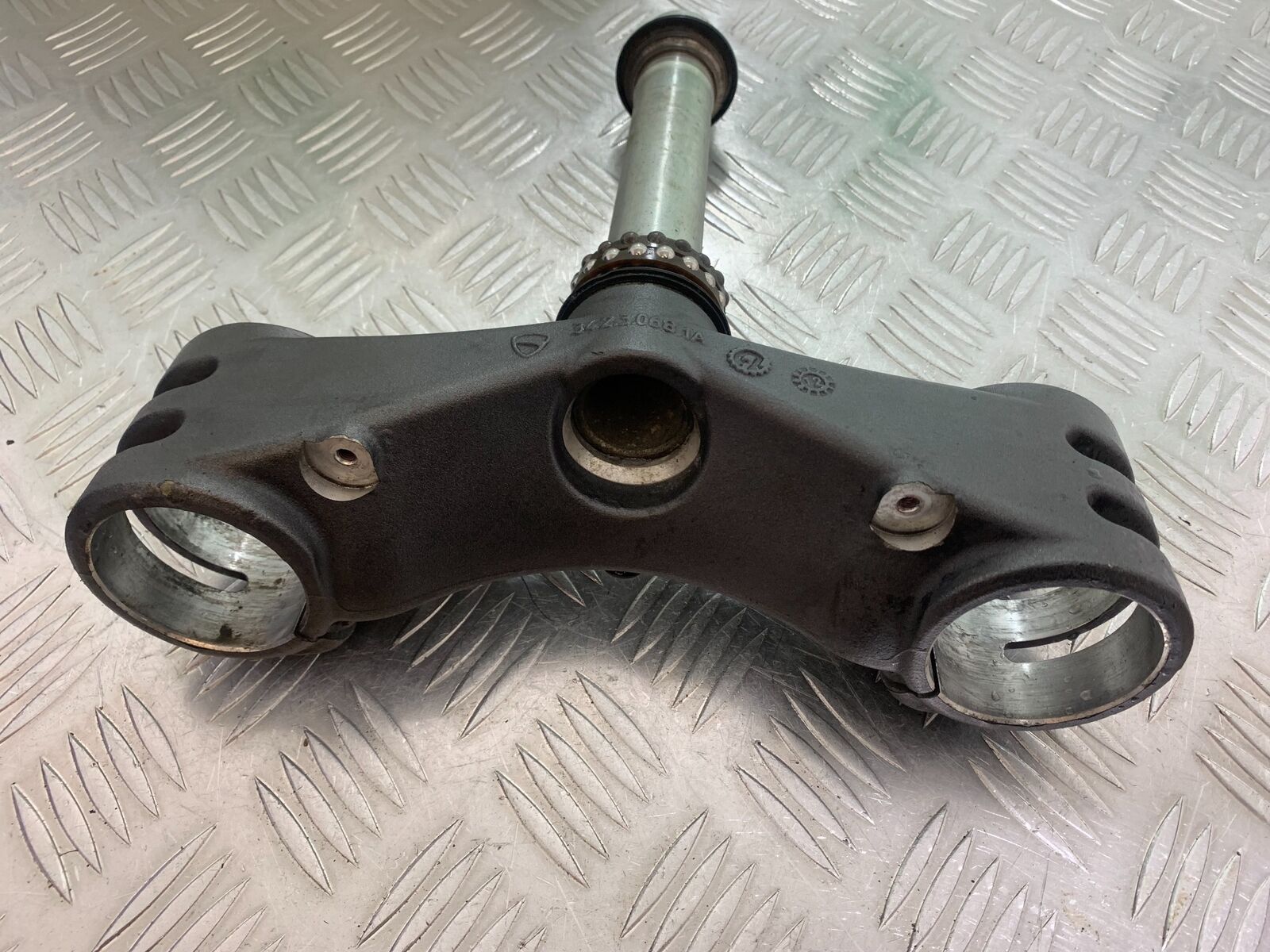 DUCATI 1199 PANIGALE BOTTOM YOKE  YEAR 2012-2014 (CMB1047)