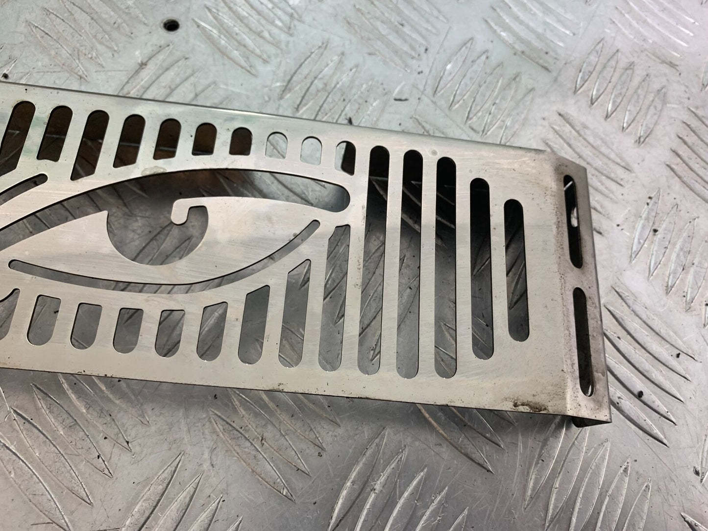 YAMAHA XJR1300 XJR 1300 OIL COOLER GUARD  YEAR 1999-2003 (CMB1119)