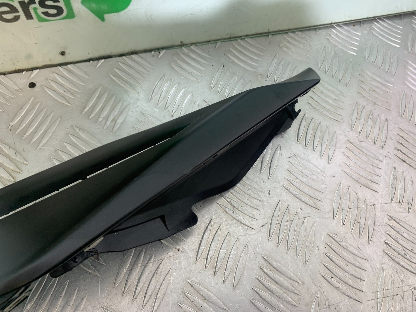 APRILIA TUONO 1000 V4 RIGHT SEAT PANEL   YEAR 2013-2014  (CMB1239)