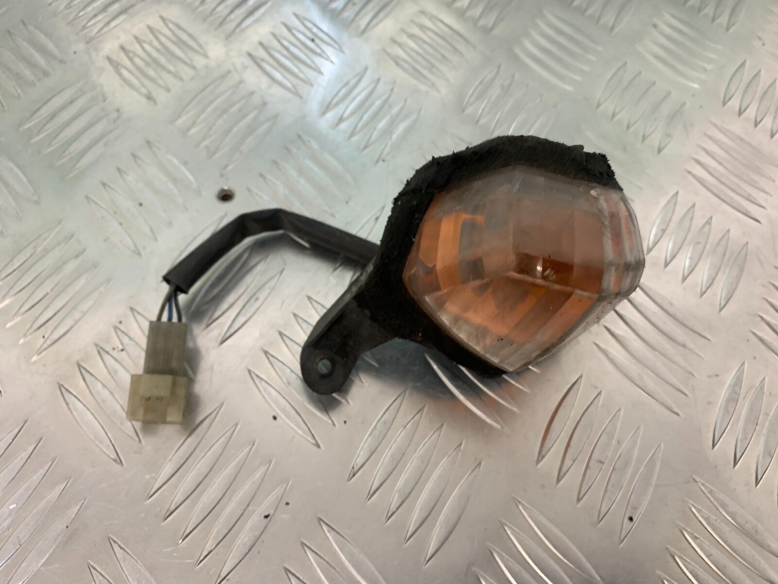 YAMAHA FJR1300 FJR 1300 FRONT LEFT INDICATOR   YEAR 2001-05 (STOCK 946)