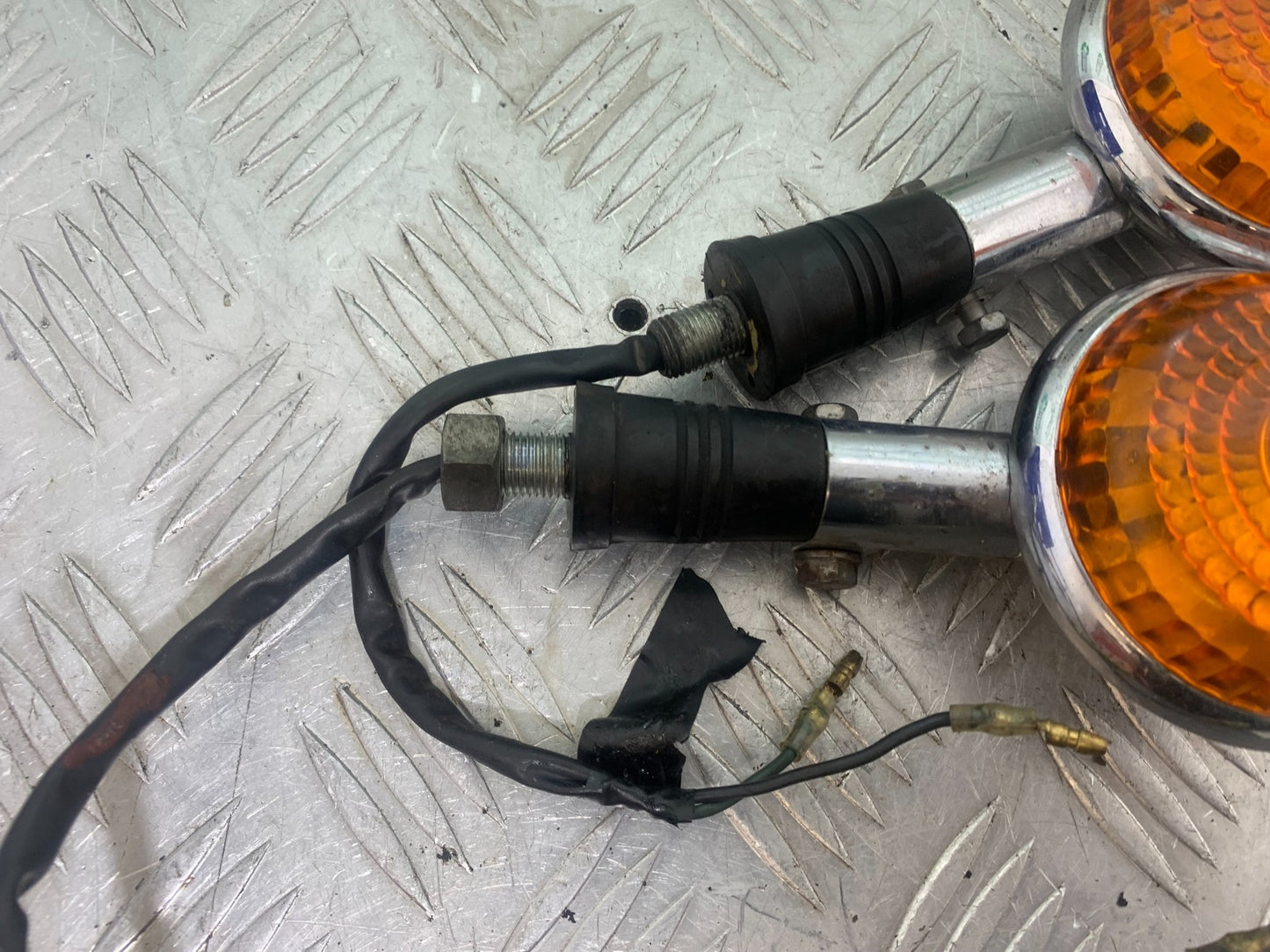YAMAHA XV535 XV 535 VIRAGO FRONT INDICATORS   YEAR 1994-02 (CMB1162)