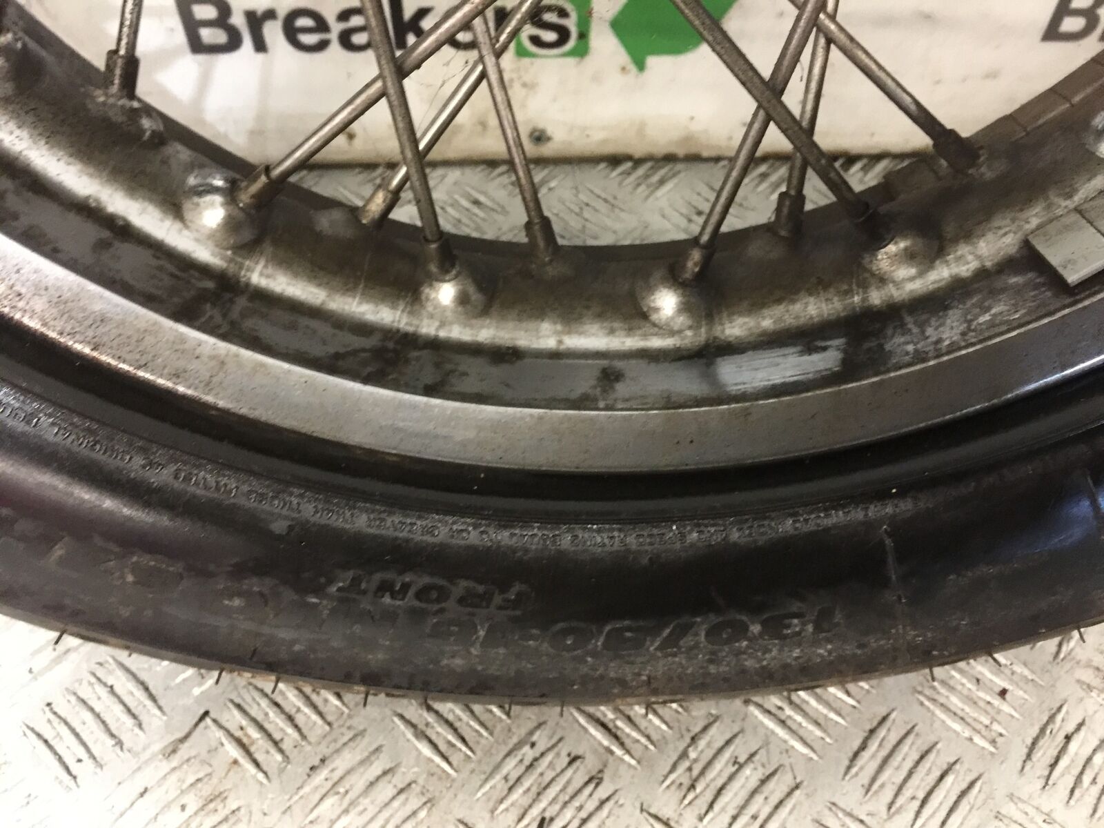 VICTORY V92 C FRONT WHEEL YEAR 2004 (STOCK 765)