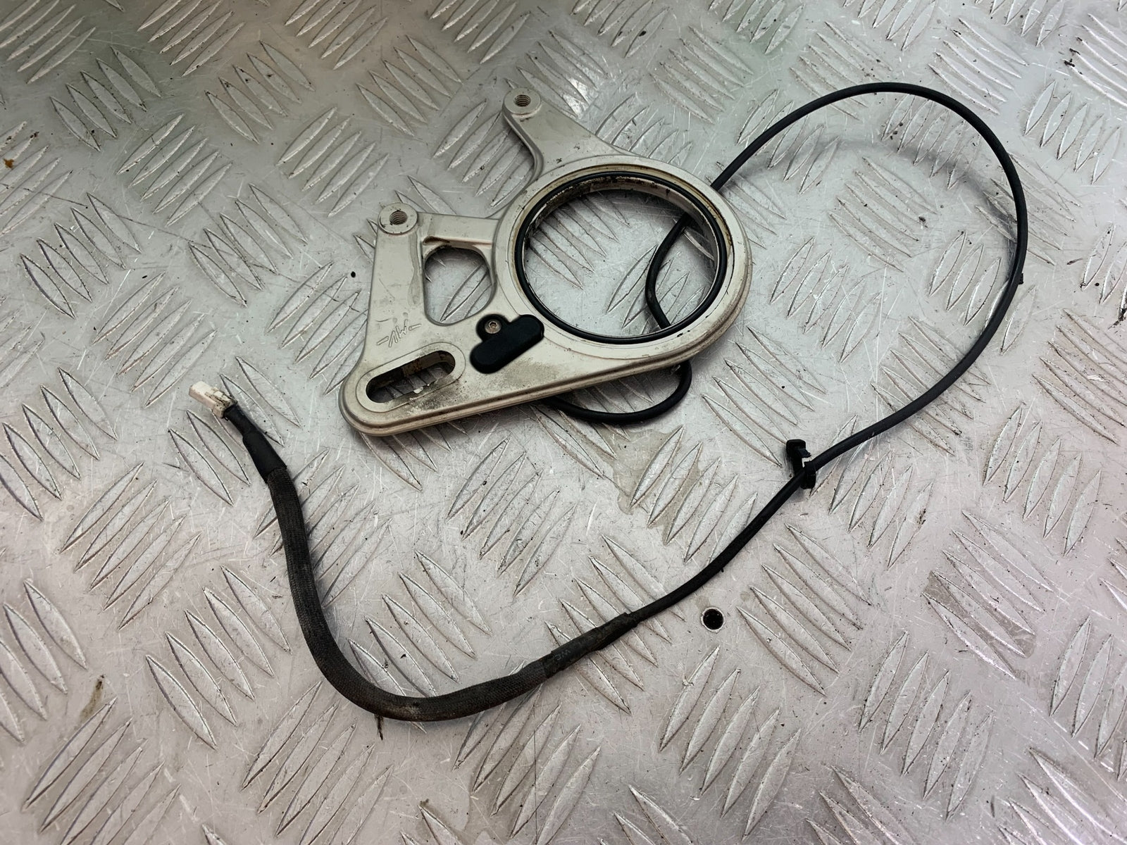 MV AGUSTA 800 F3 REAR ABS SENSOR AND BRACKET   YEAR 2013-2016 (CMB1152)