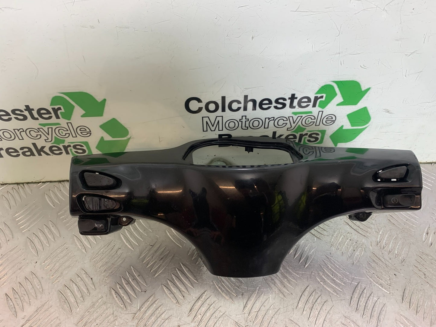 PIAGGIO VESPA LXS S 50 CLOCKS SURROUND & SWITCHES    YEAR 2007-2016 (CMB1290)