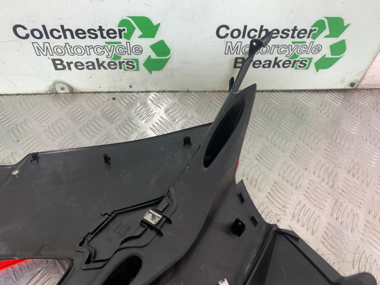 APRILIA RS660 RS 660 RIGHT FAIRING PANEL   YEAR 2020-2024 (CMB1202)