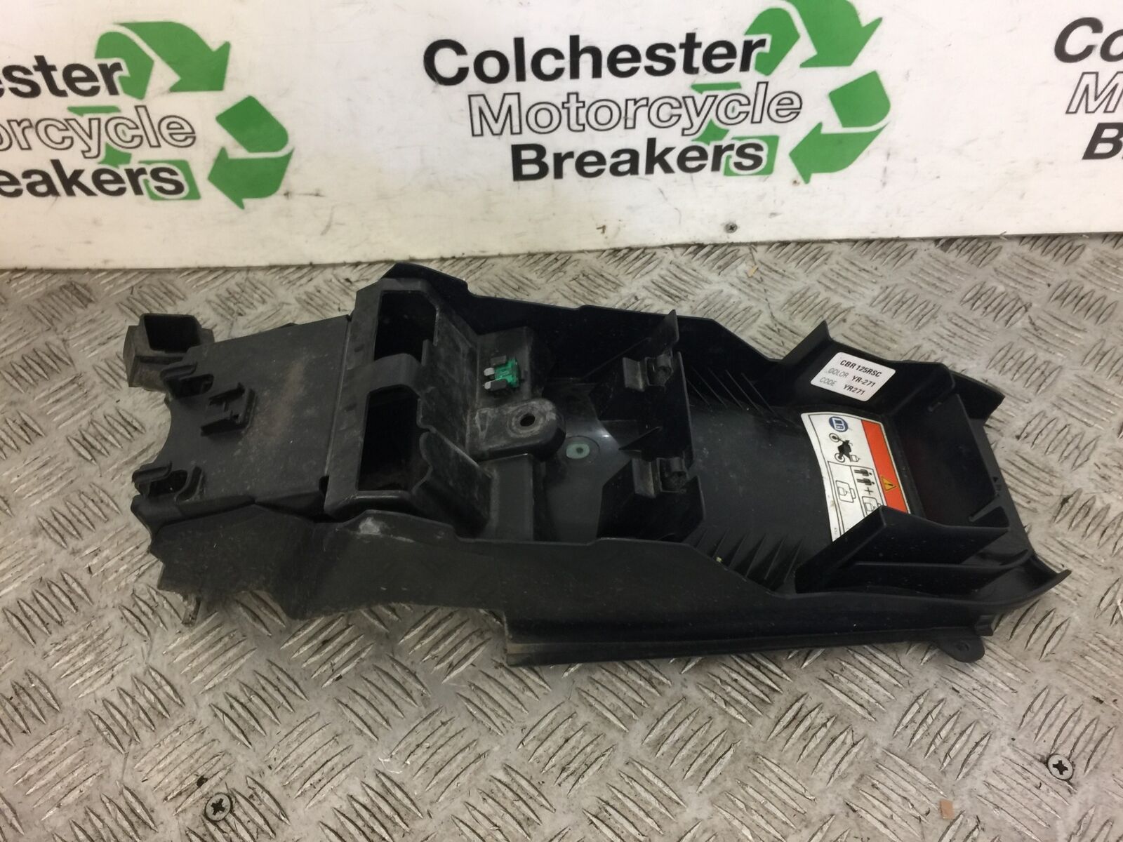 HONDA CBR125 CBR 125 UNDERTRAY  YEAR 2011-2017 (STOCK 334)