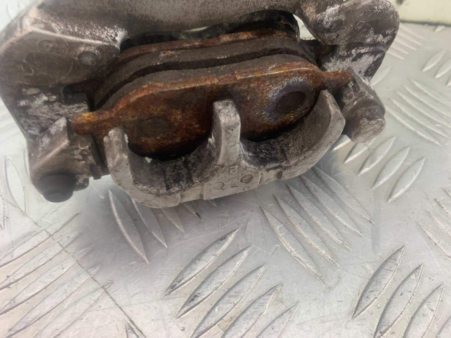 YAMAHA XV535 XV 535 VIRAGO FRONT BRAKE CALIPER YEAR 1994-02 (CMB1139)